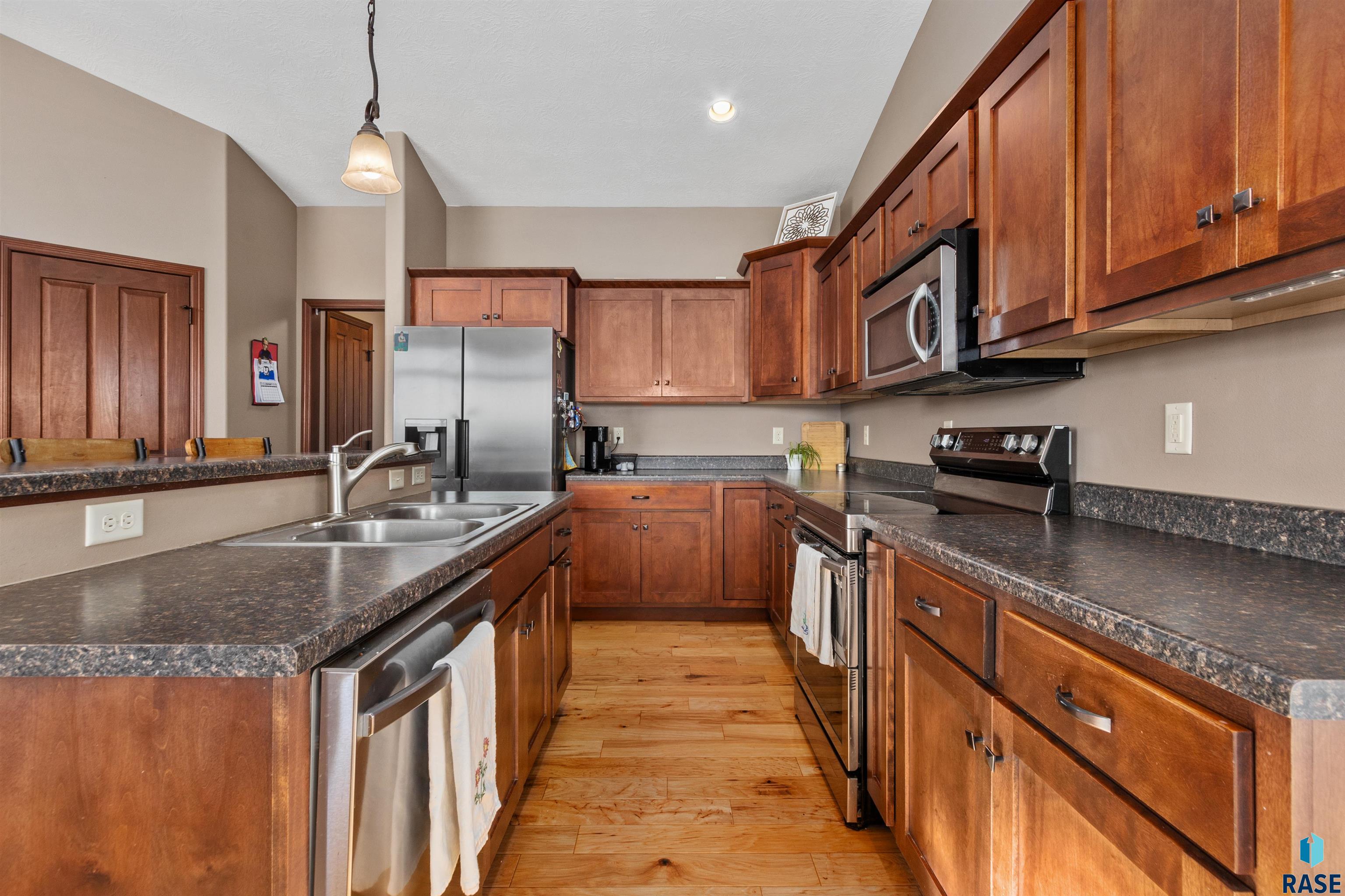 1100 S Maria Ave Avenue