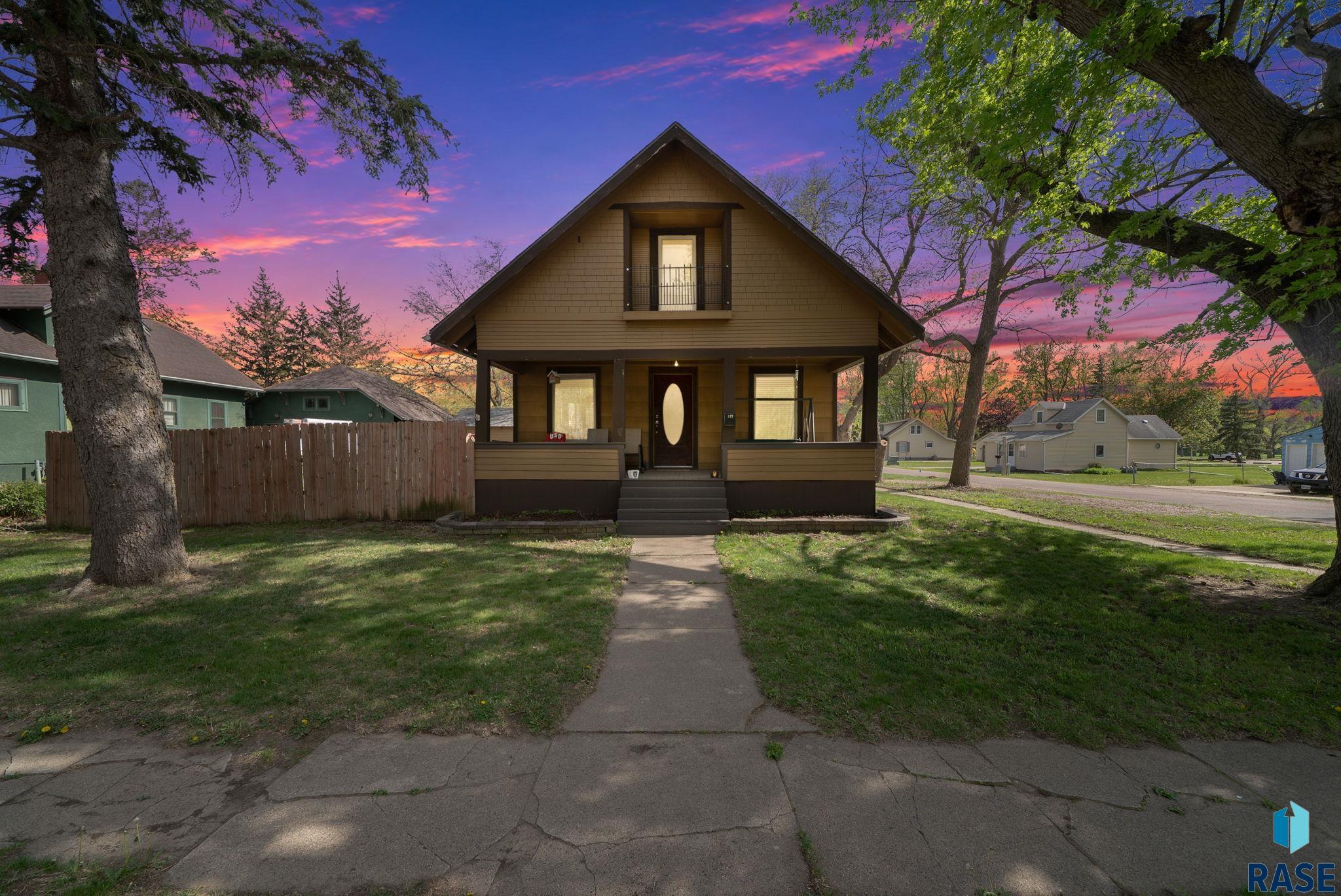 511 W Main St, Beresford