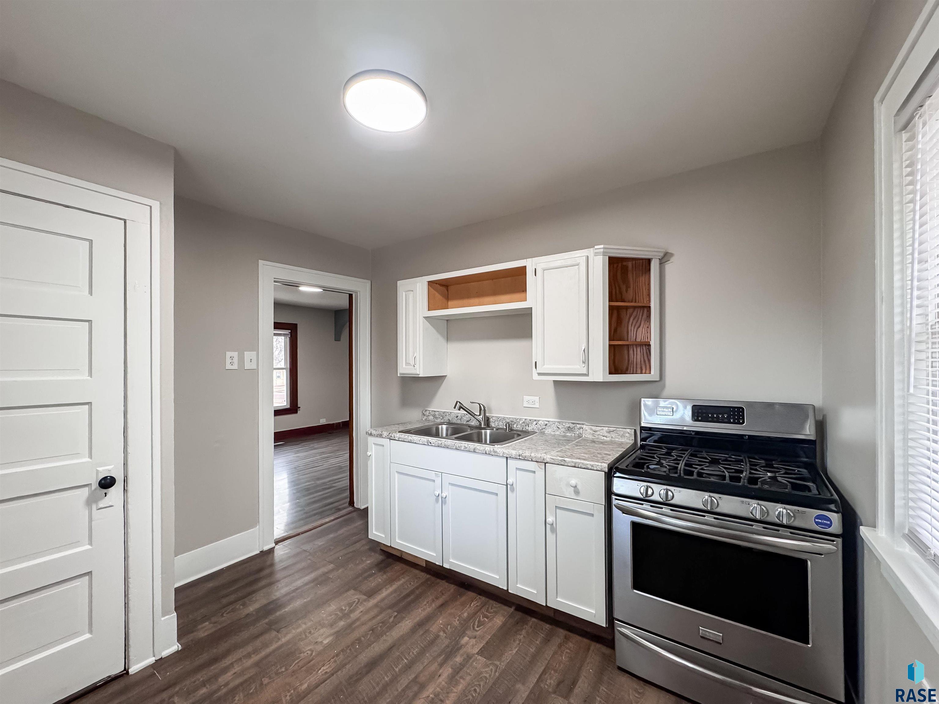 829 N Van Eps Ave Avenue