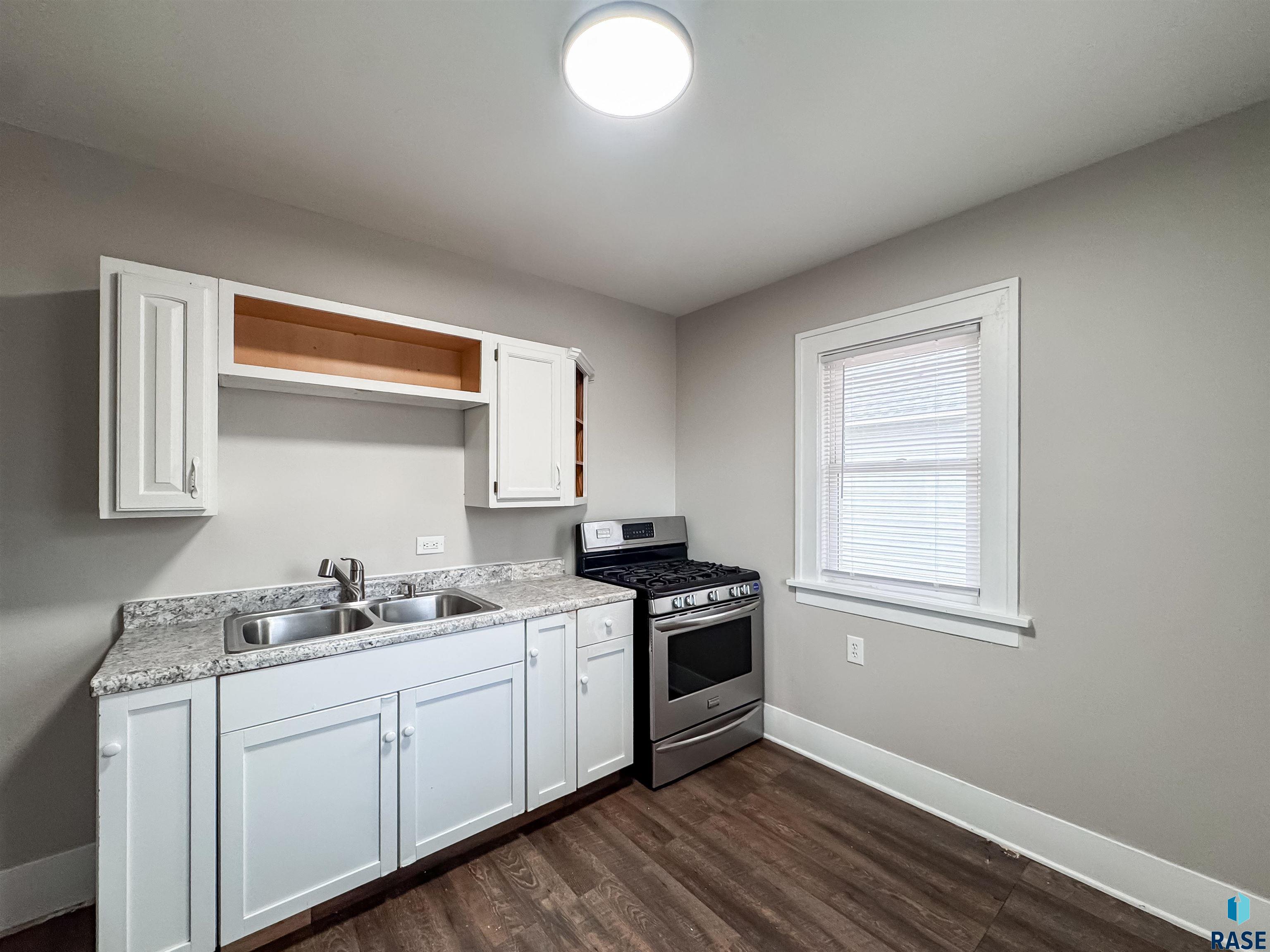 829 N Van Eps Ave Avenue