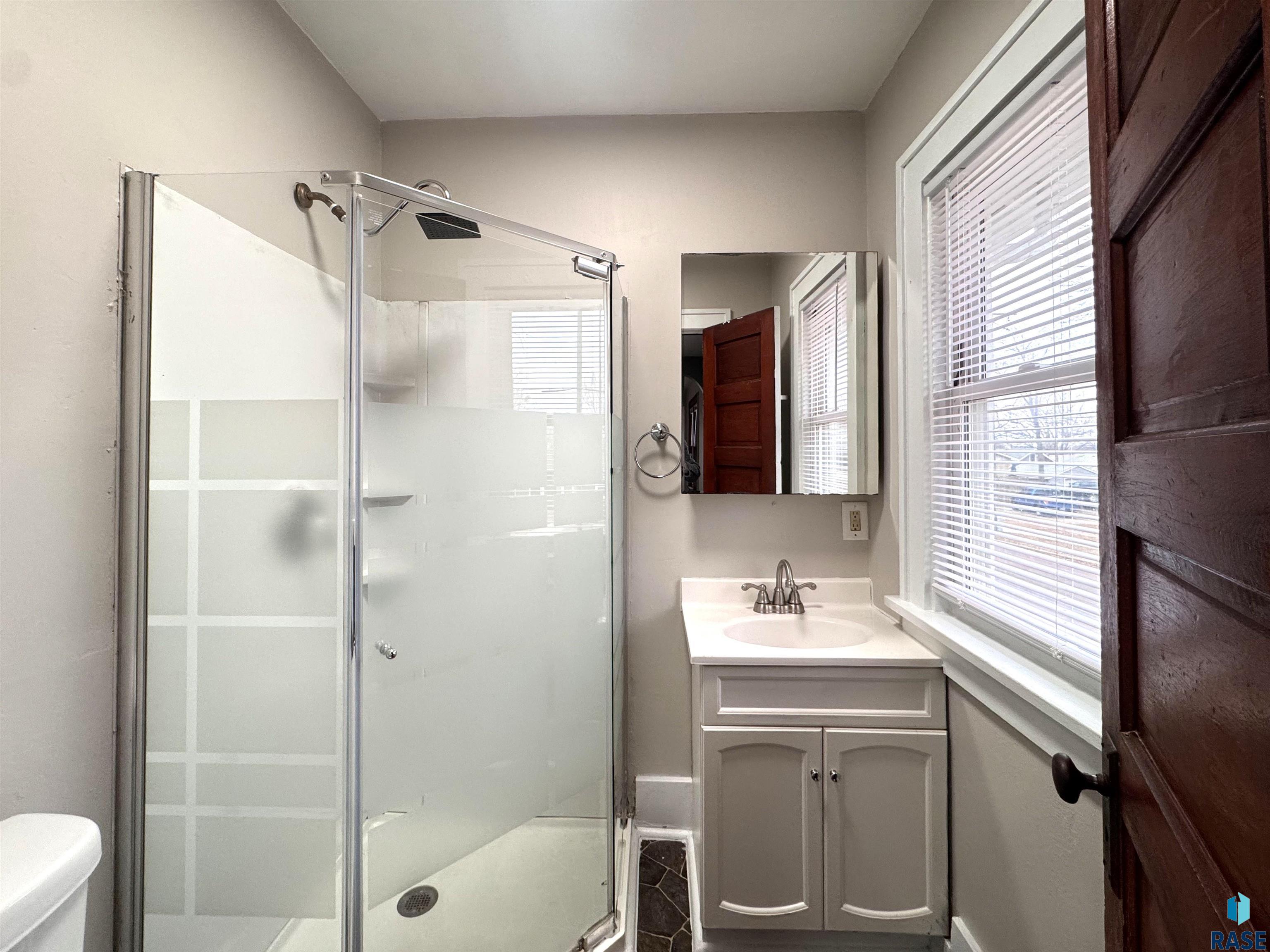 829 N Van Eps Ave Avenue