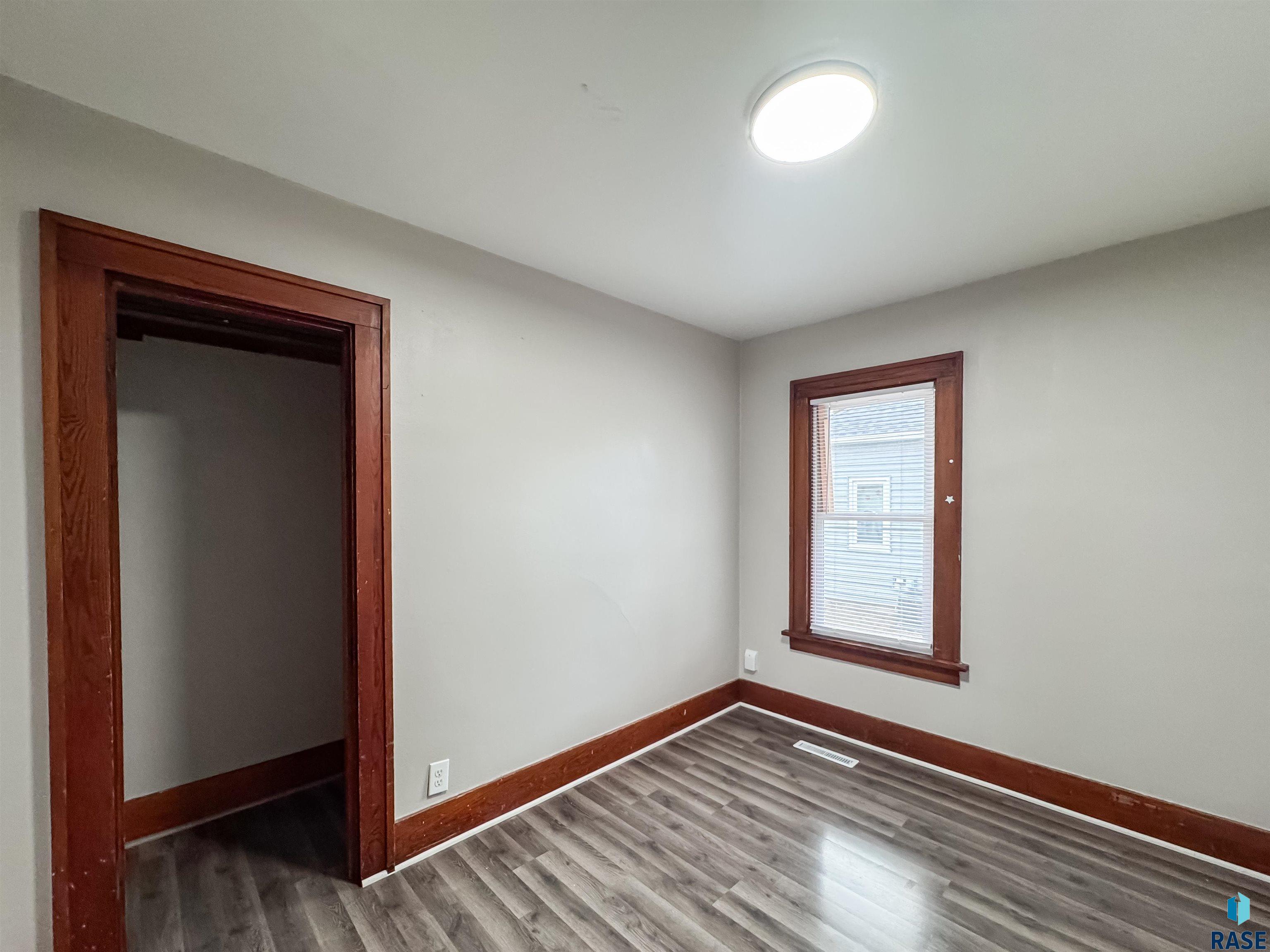 829 N Van Eps Ave Avenue