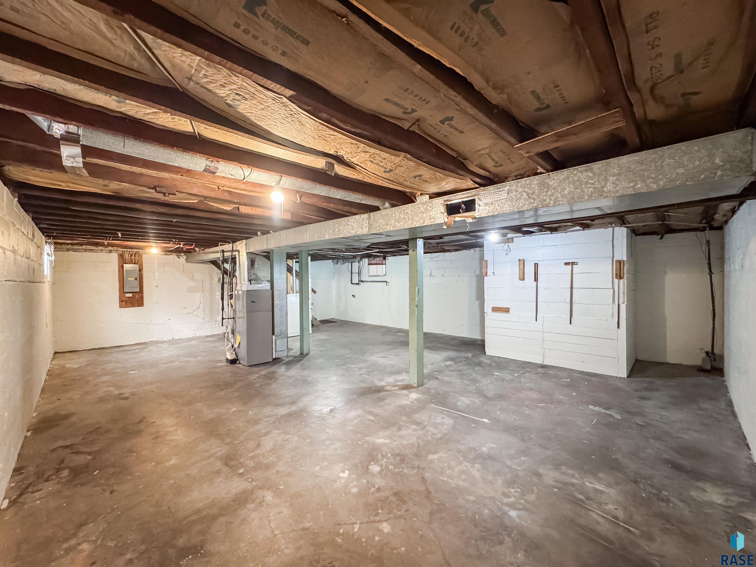 829 N Van Eps Ave Avenue