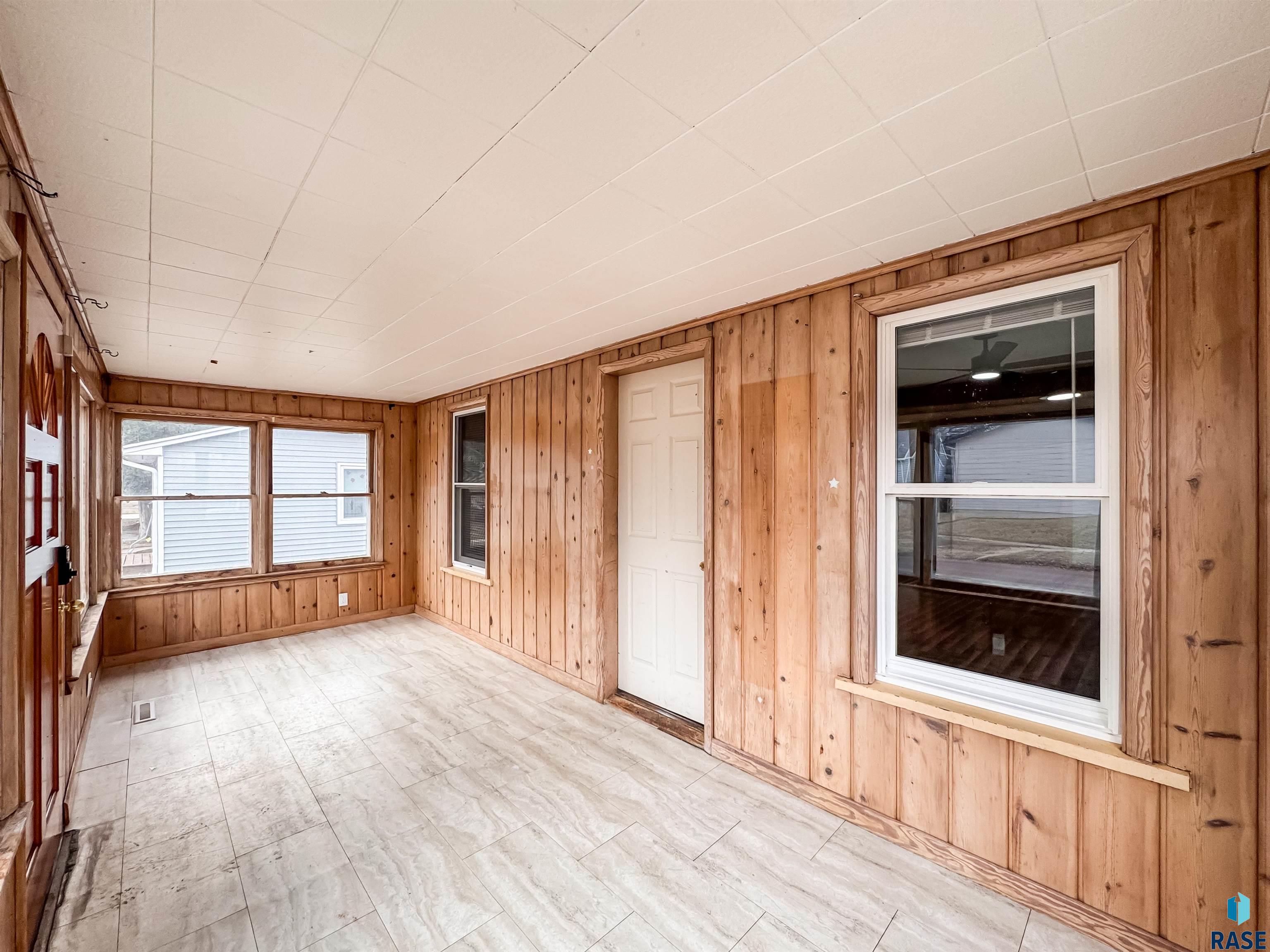 829 N Van Eps Ave Avenue