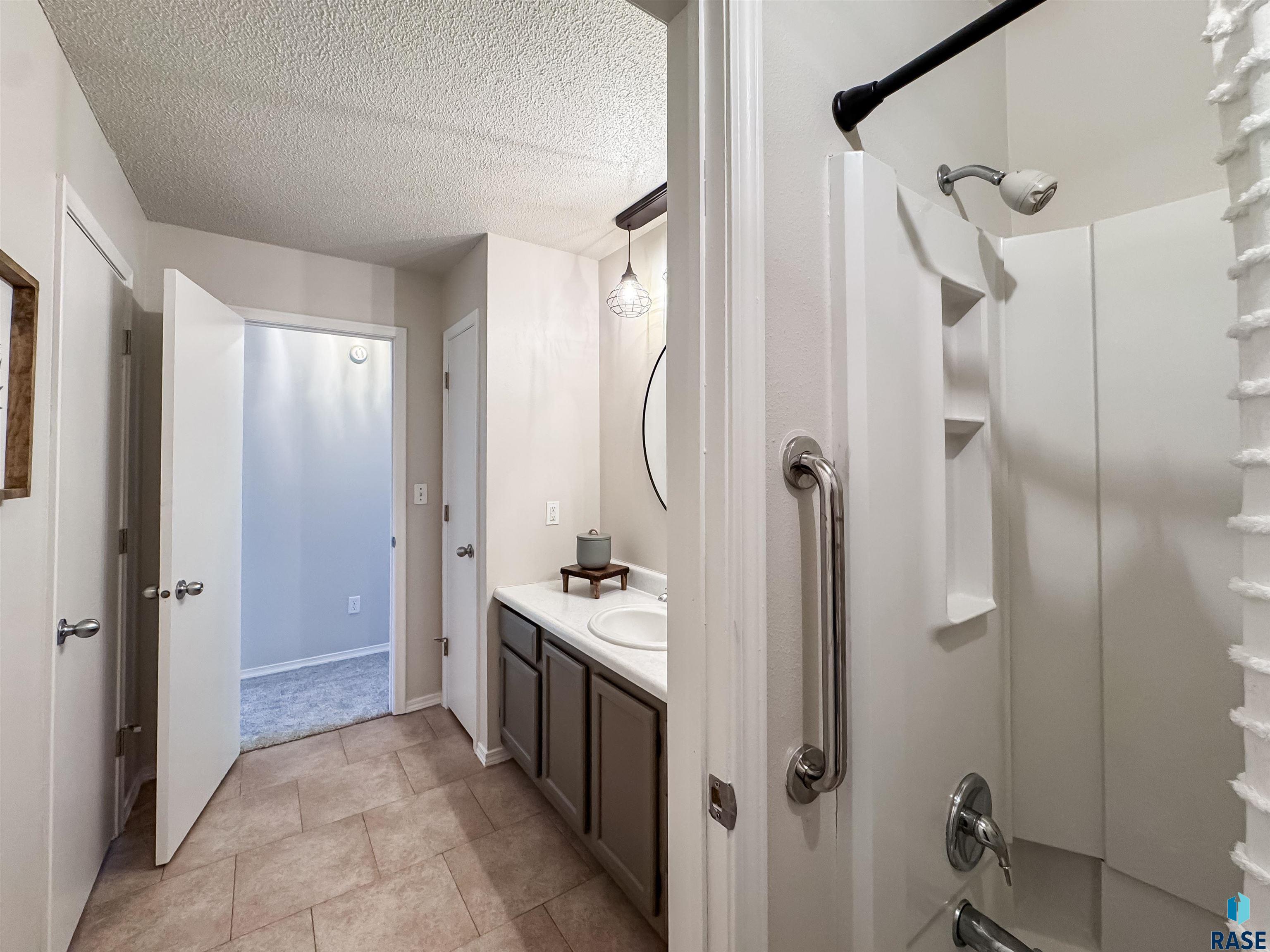 5408 W 52nd St Street