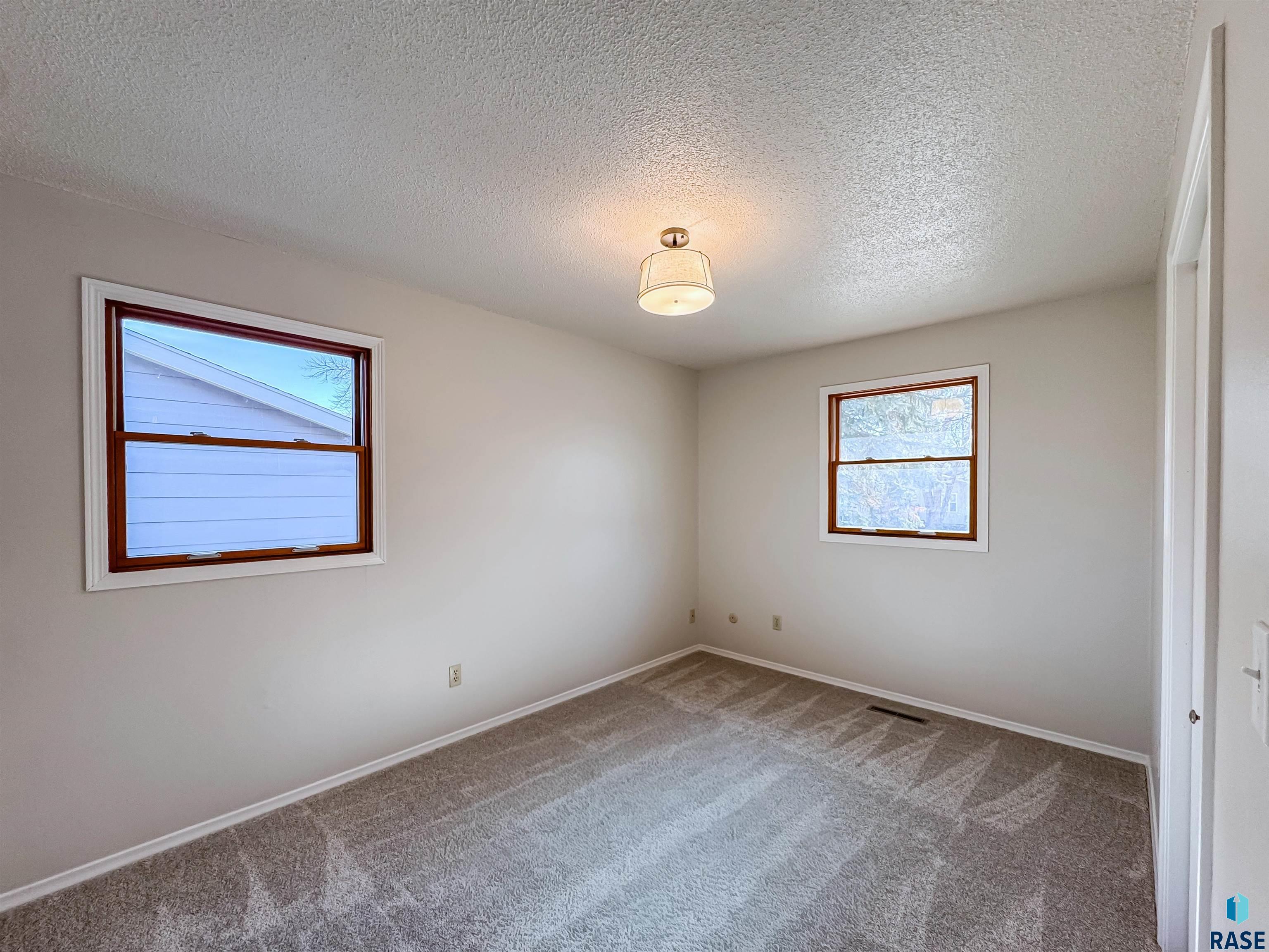 5408 W 52nd St Street