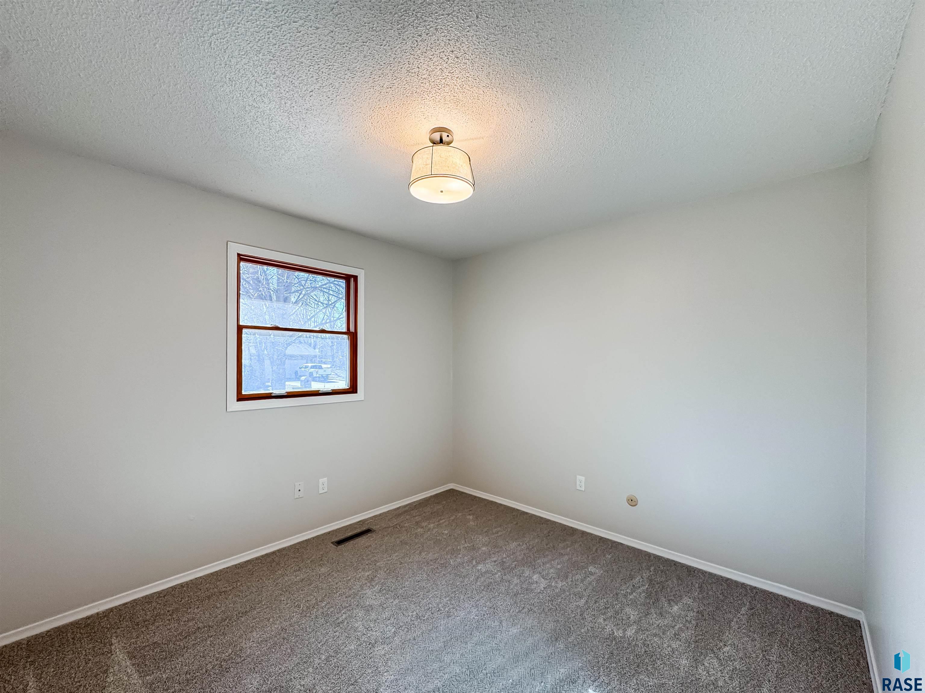 5408 W 52nd St Street