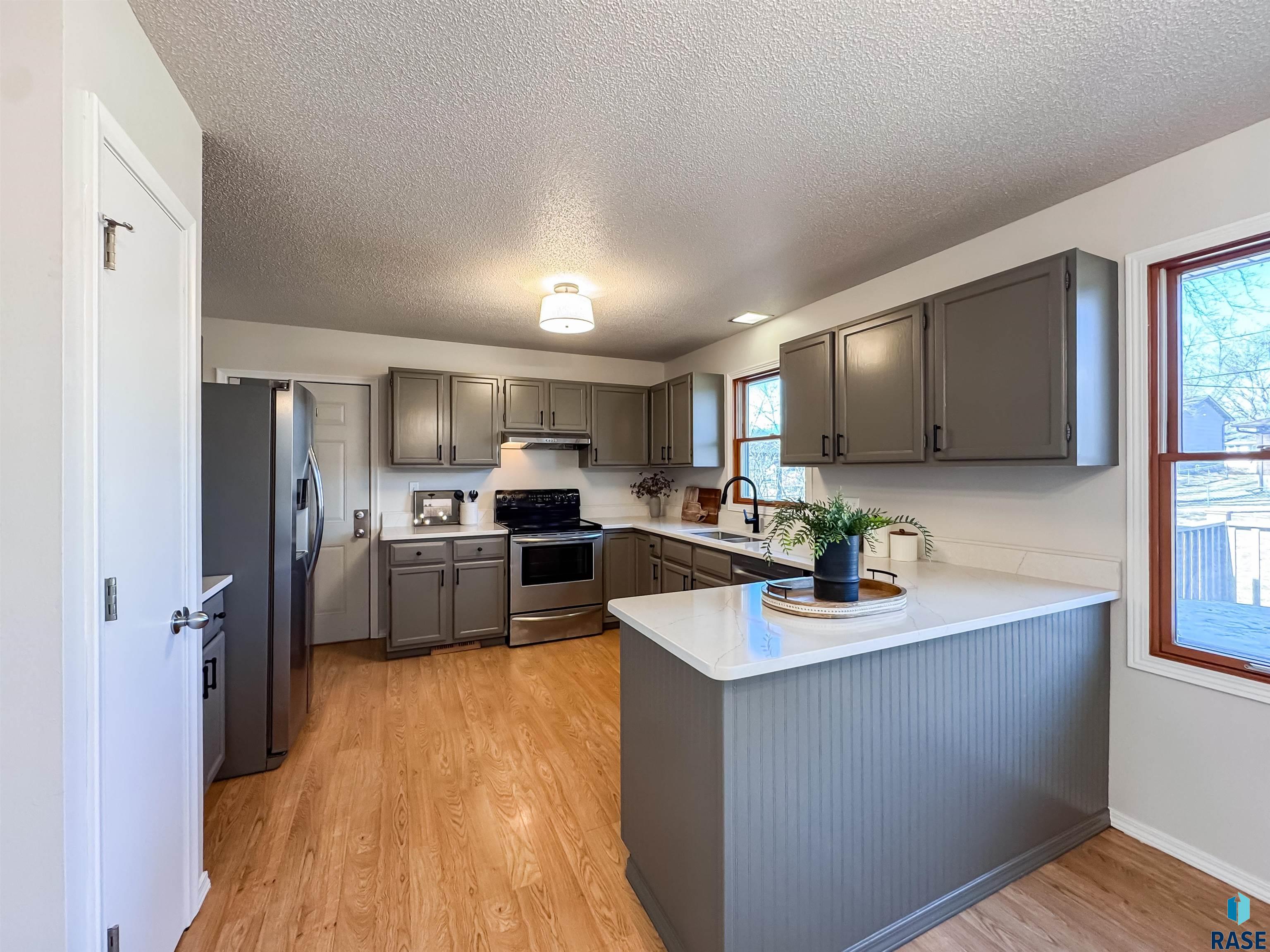 5408 W 52nd St Street