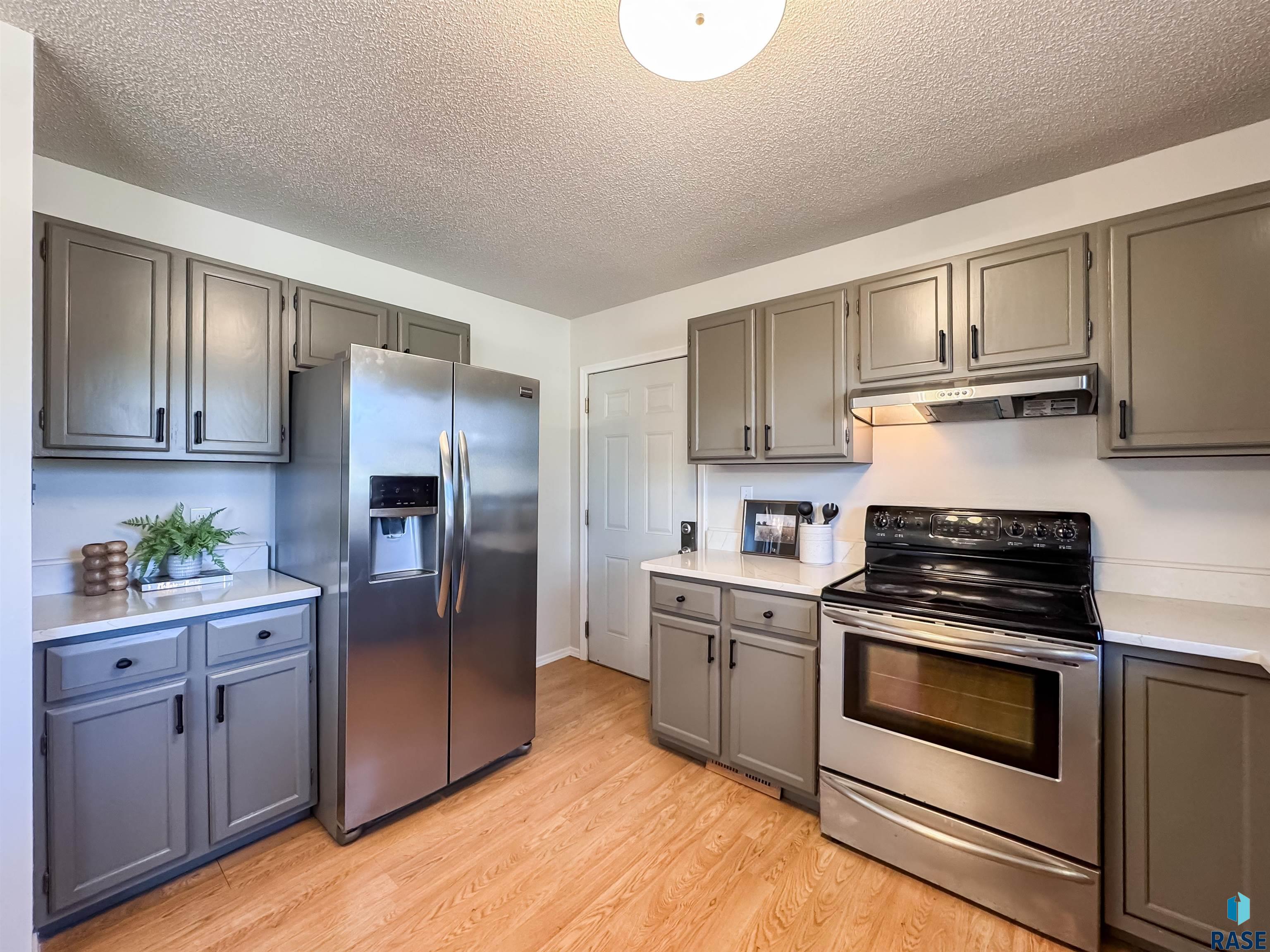 5408 W 52nd St Street