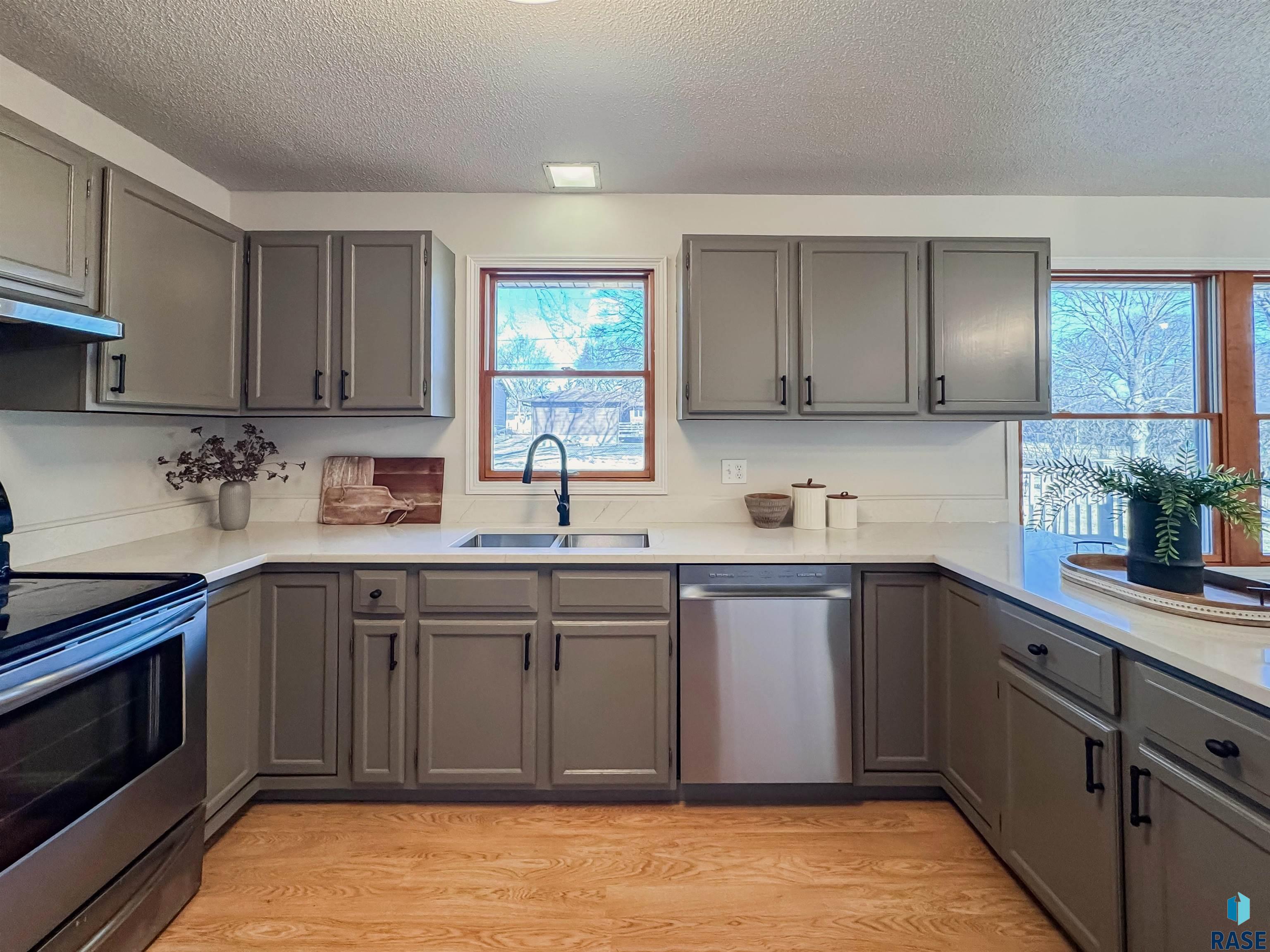 5408 W 52nd St Street