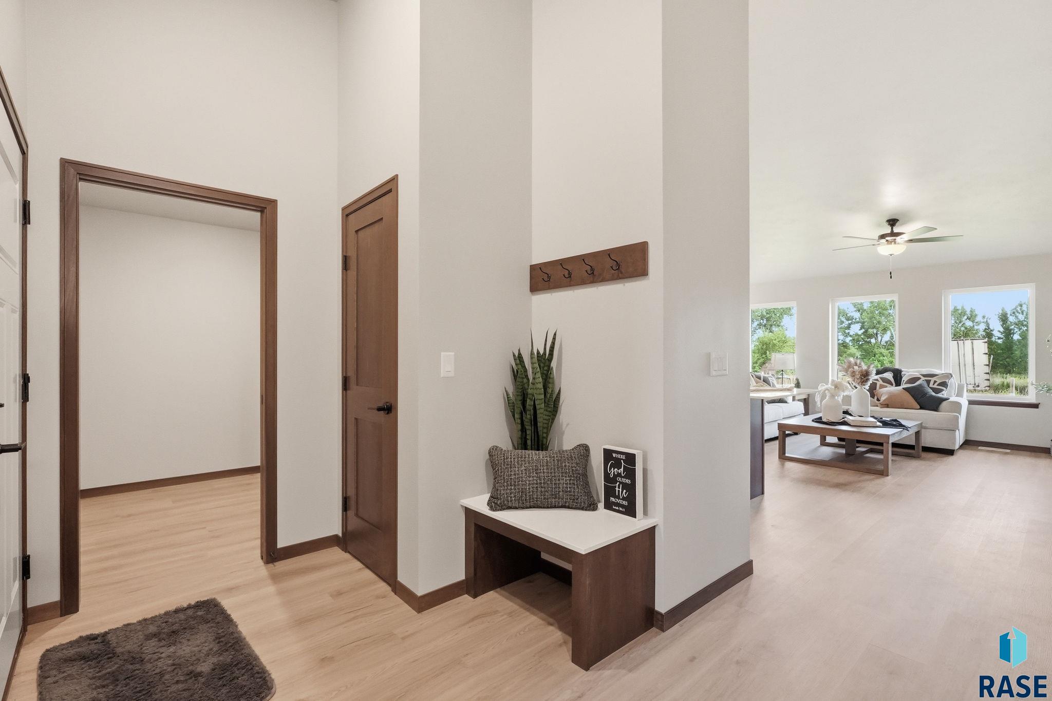 1425 Mae Pl, Tea