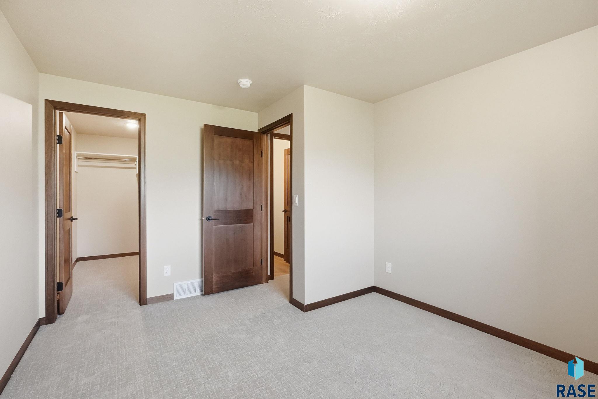 1425 Mae Pl, Tea