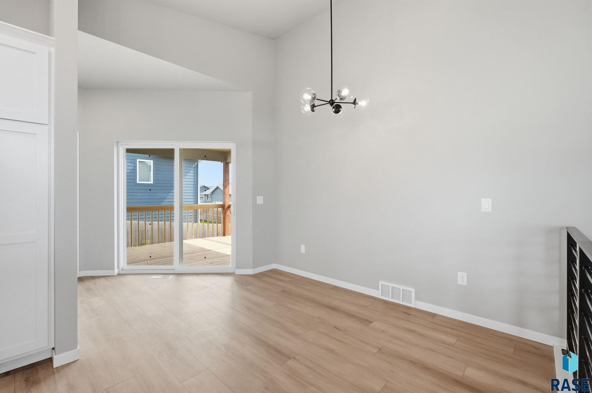 608 Yankee Ave, Sioux Falls