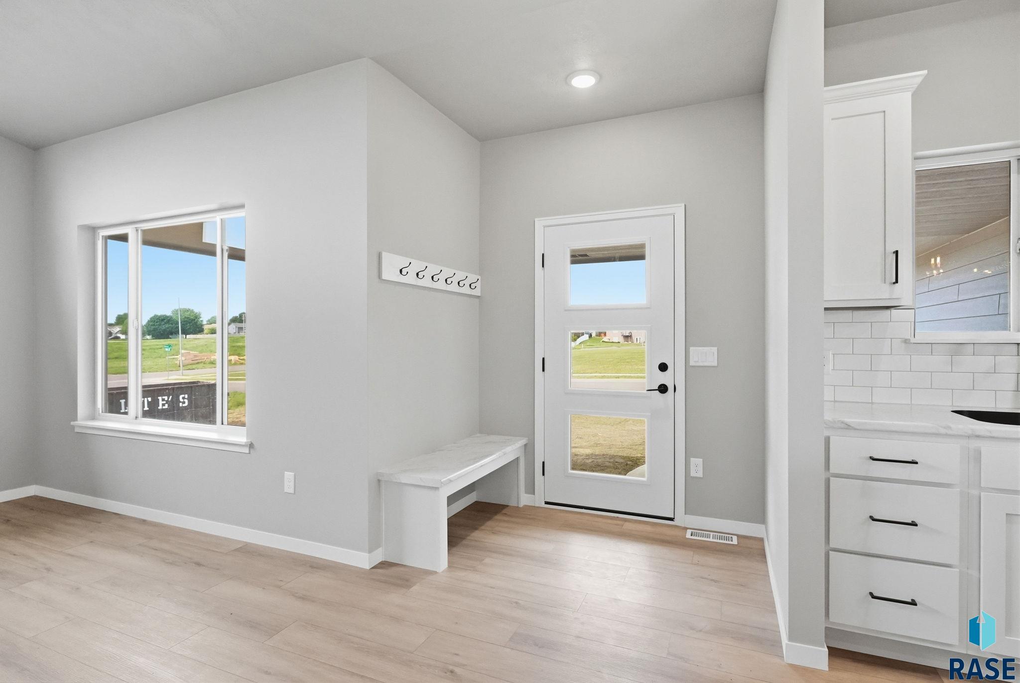 608 Yankee Ave, Sioux Falls