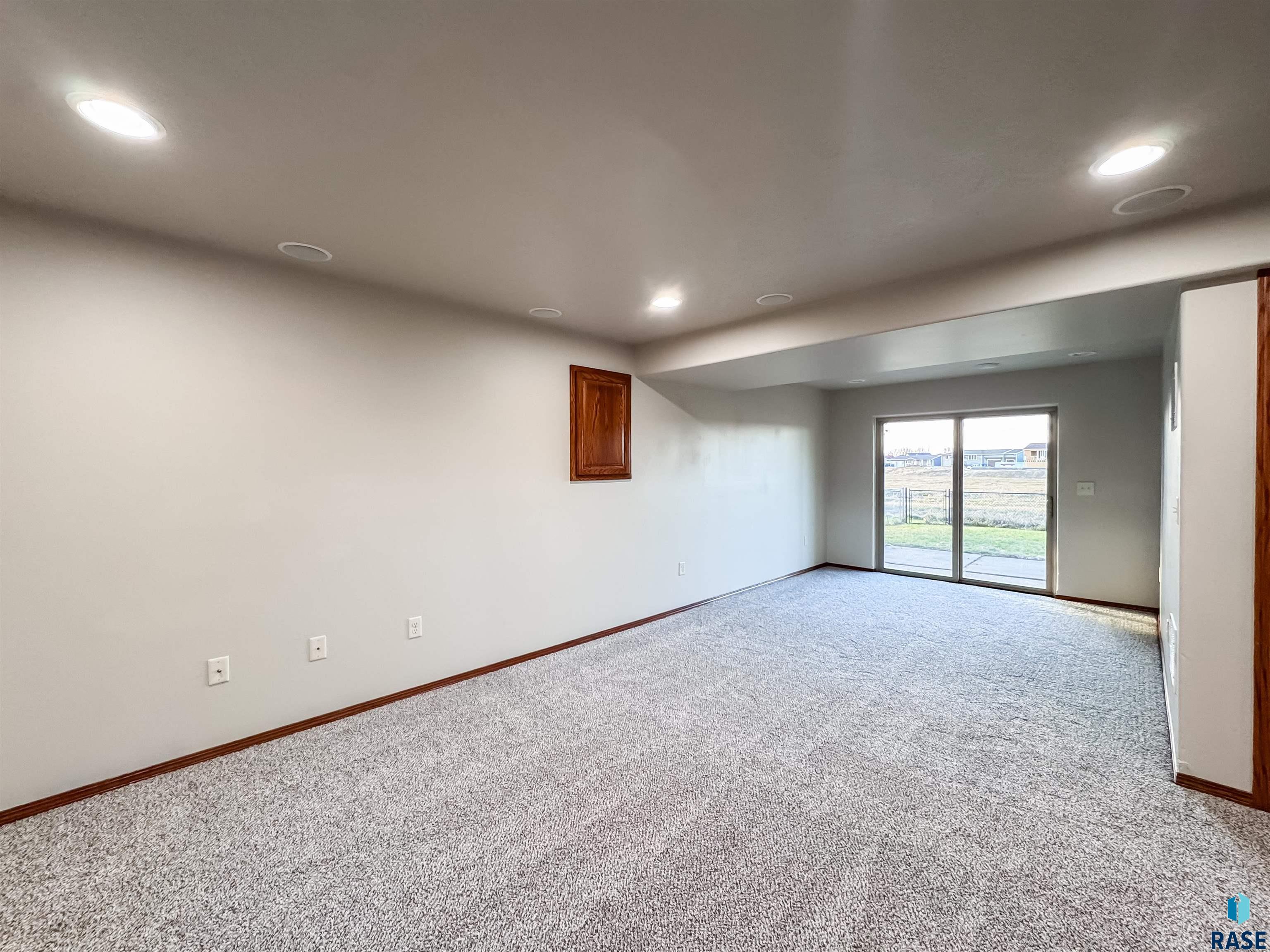 2713 N Vincent Ave Avenue