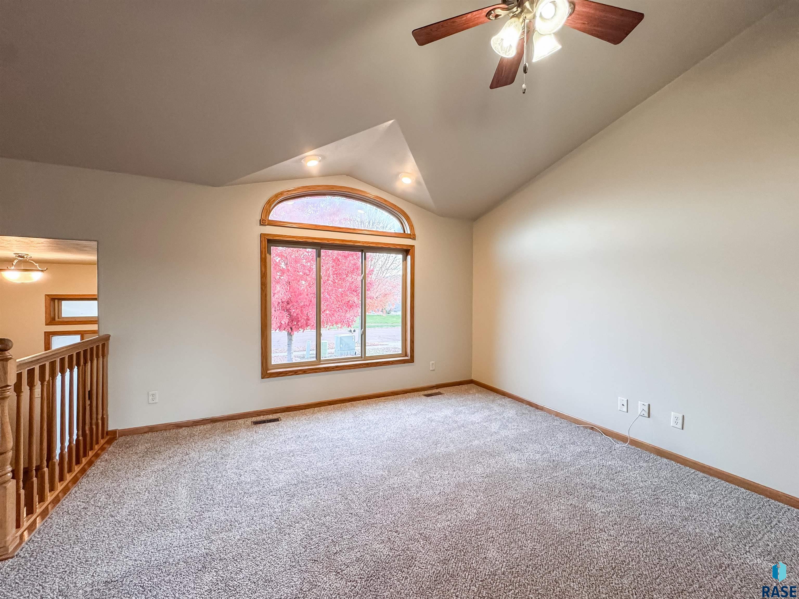 2713 N Vincent Ave Avenue