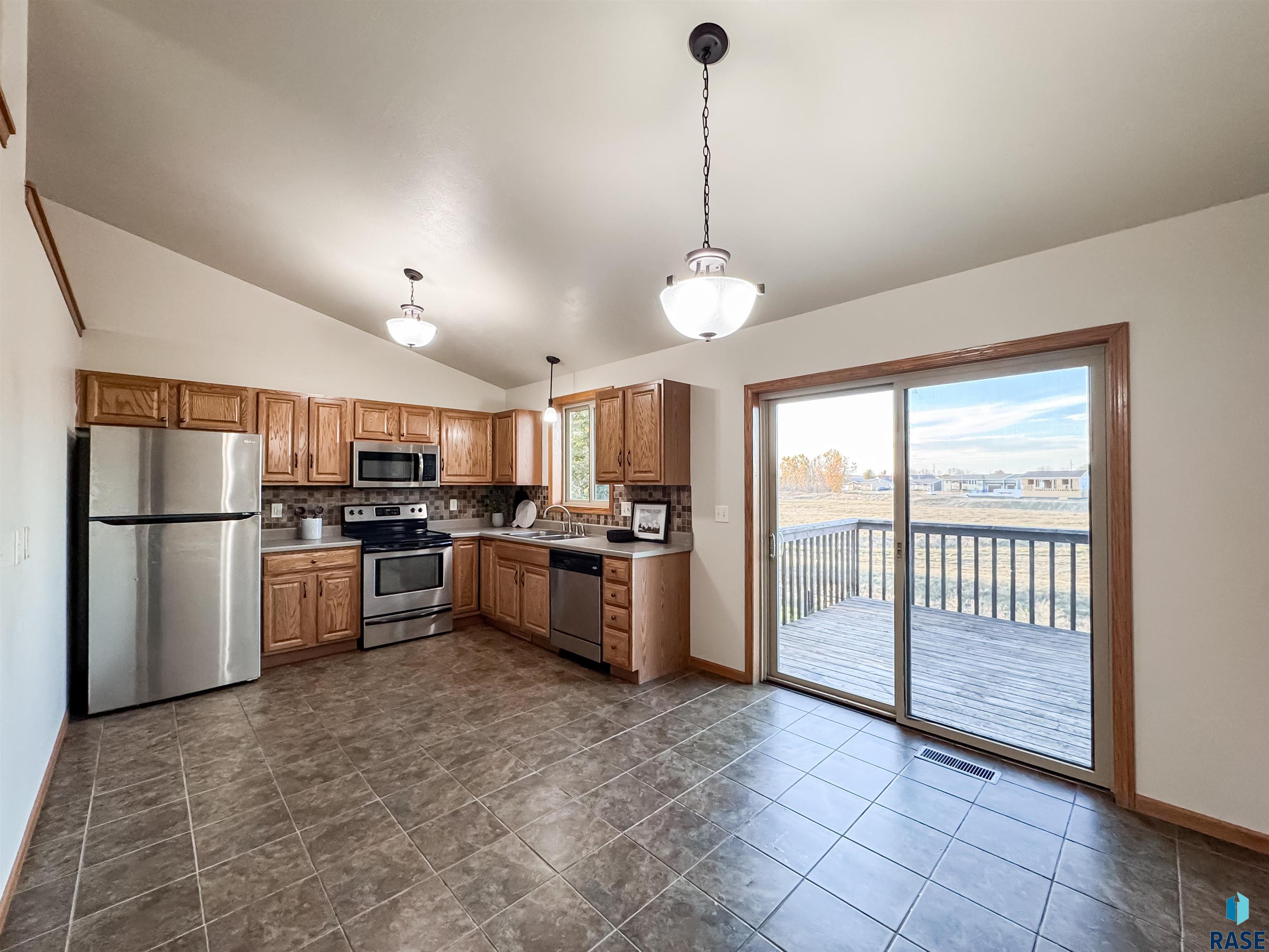 2713 N Vincent Ave Avenue