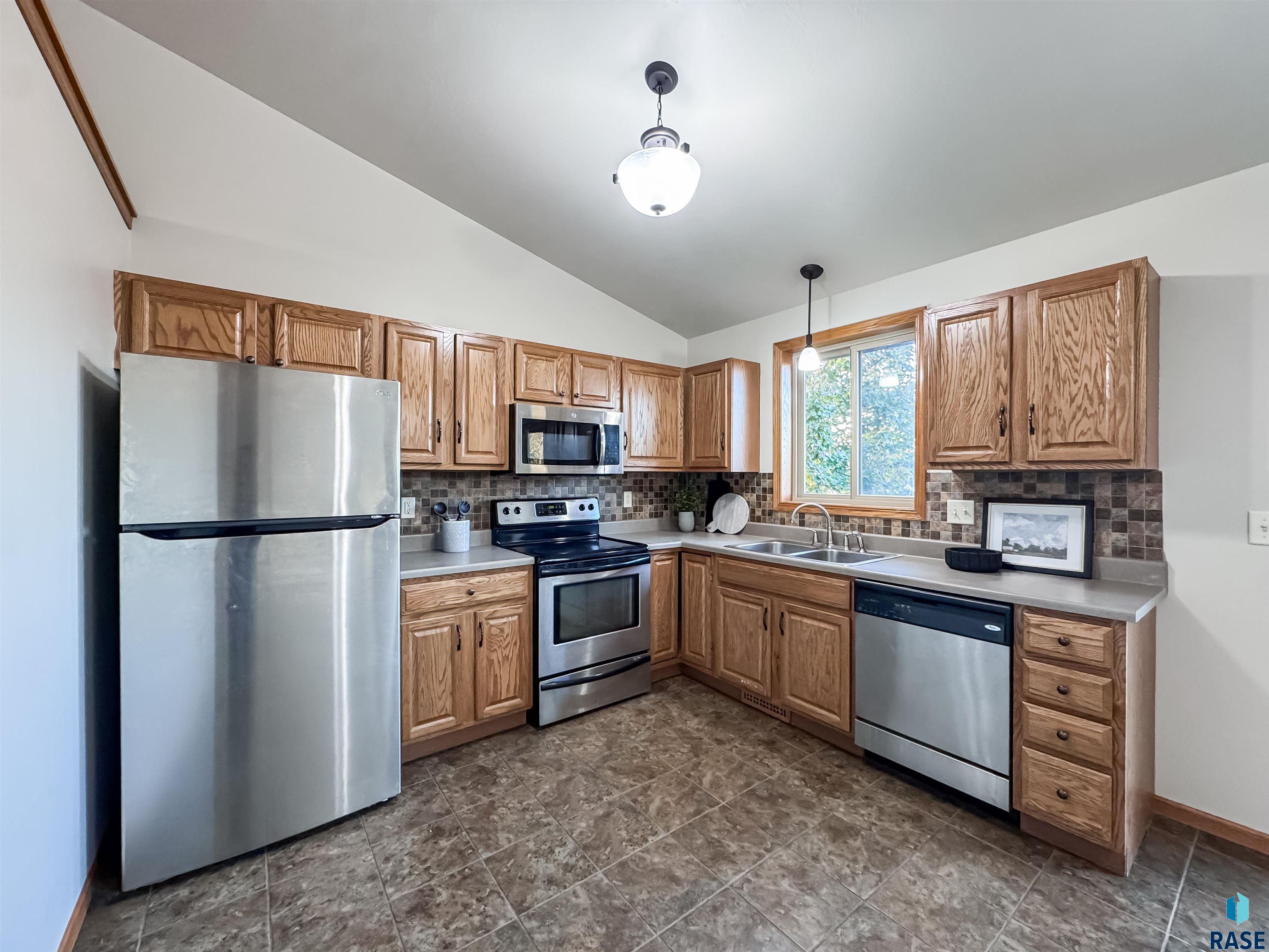 2713 N Vincent Ave Avenue