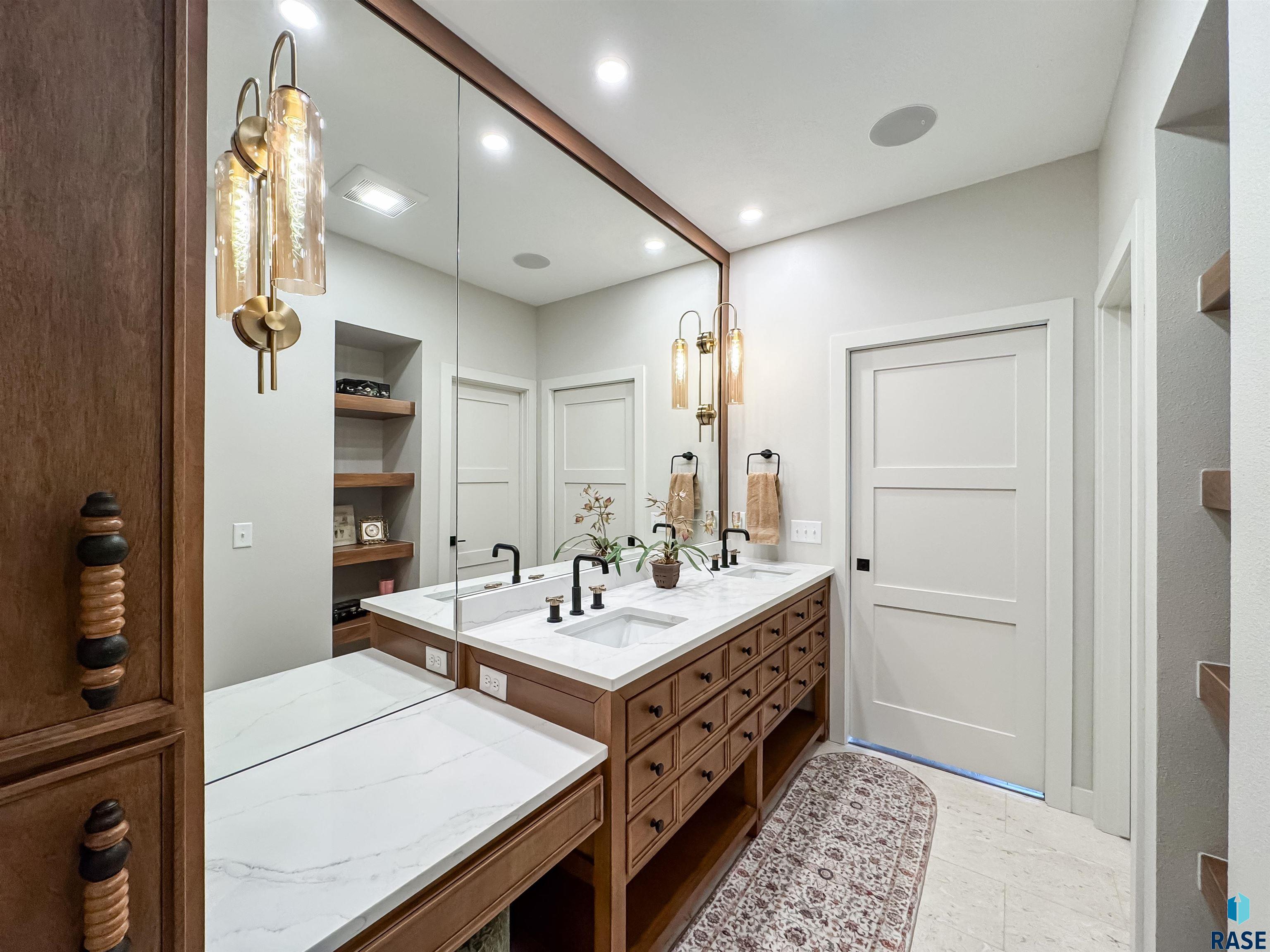 5504 E Morningside Cir Circle