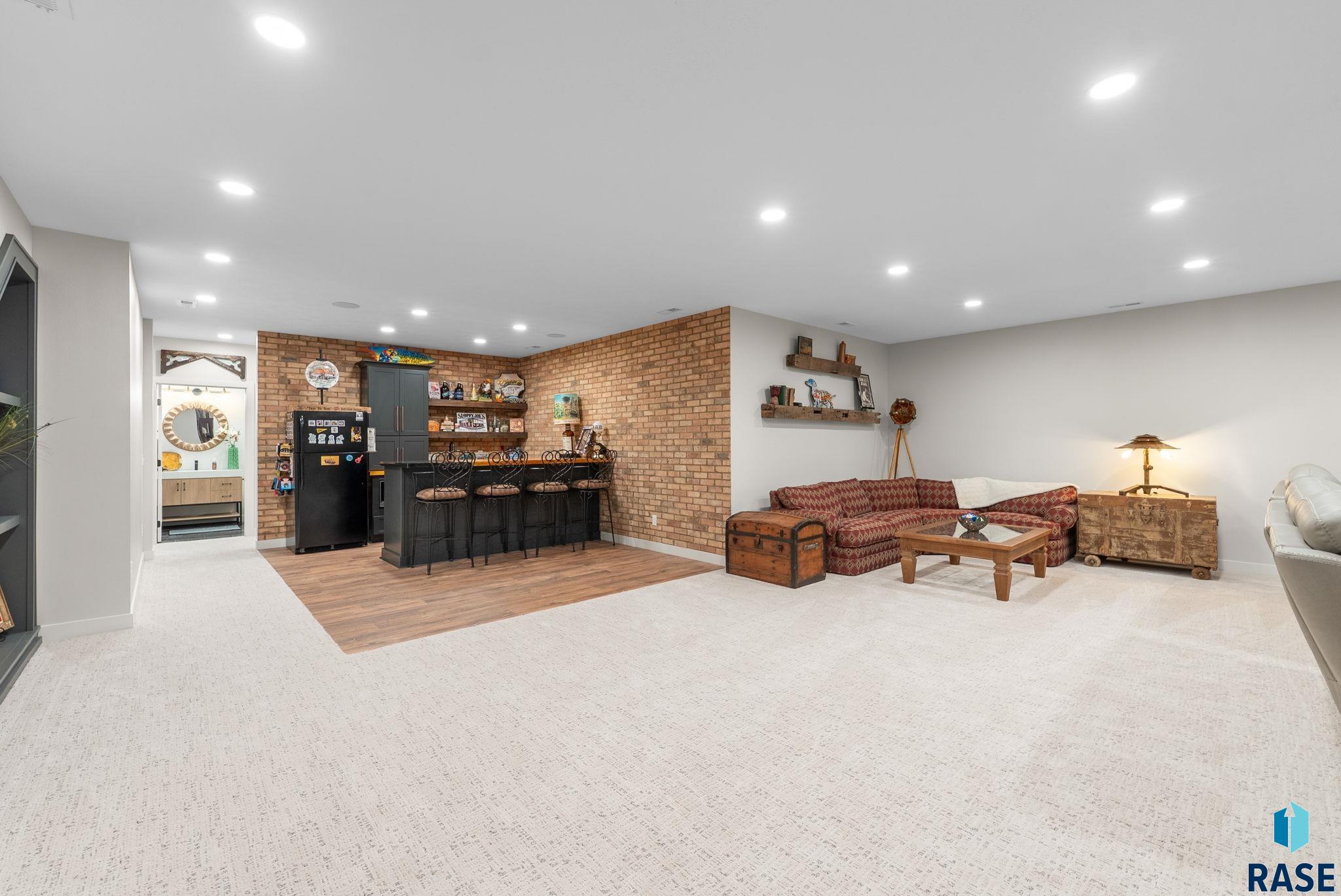 5504 E Morningside Cir Circle