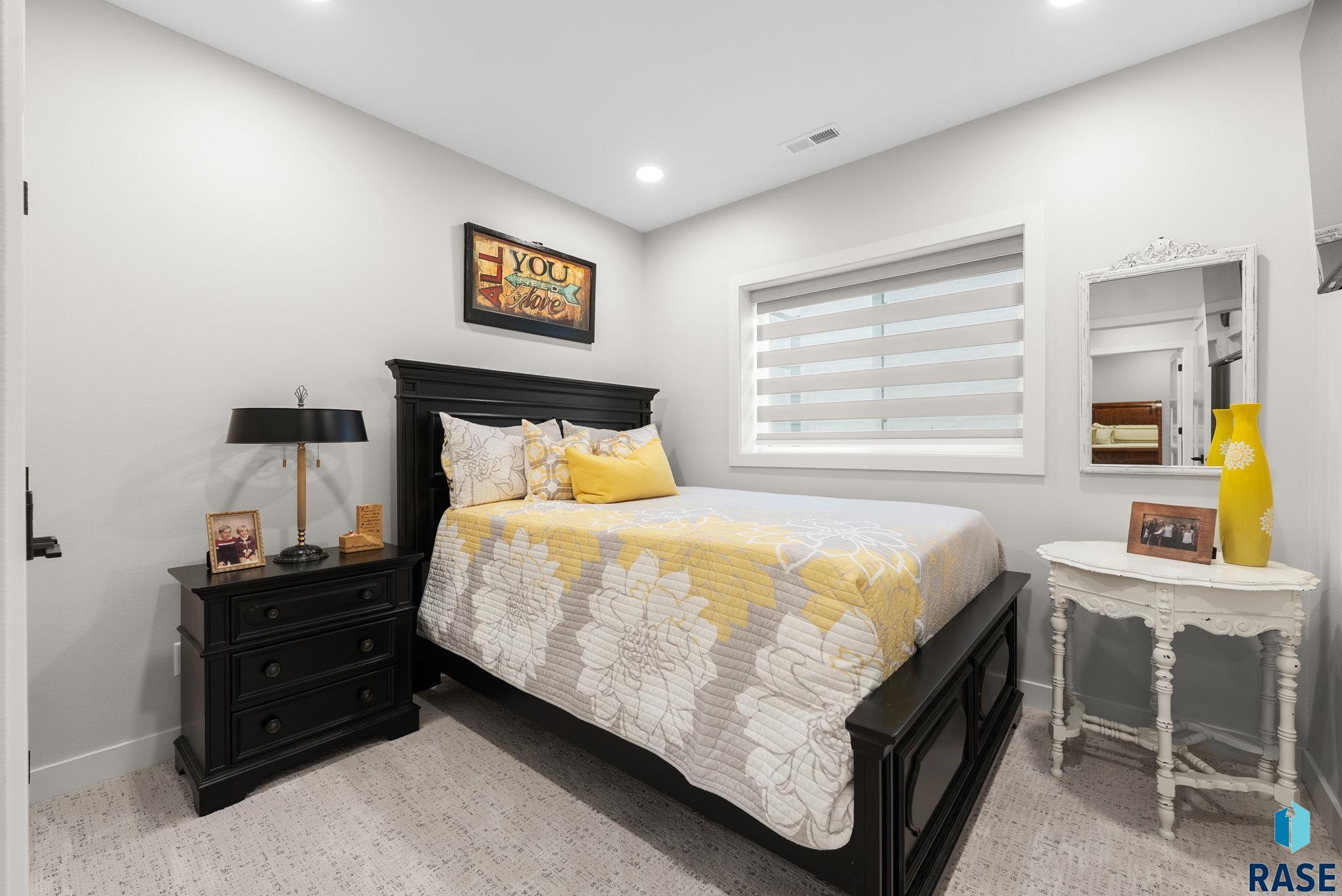 5504 E Morningside Cir Circle