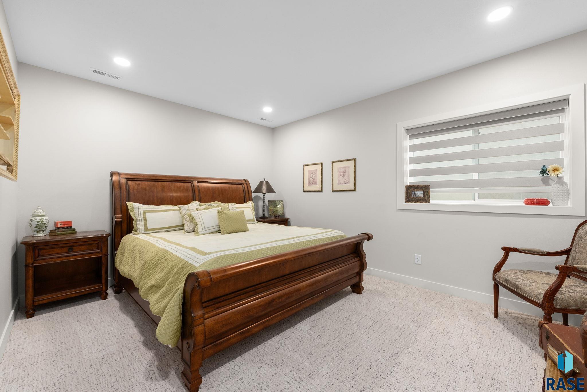 5504 E Morningside Cir Circle