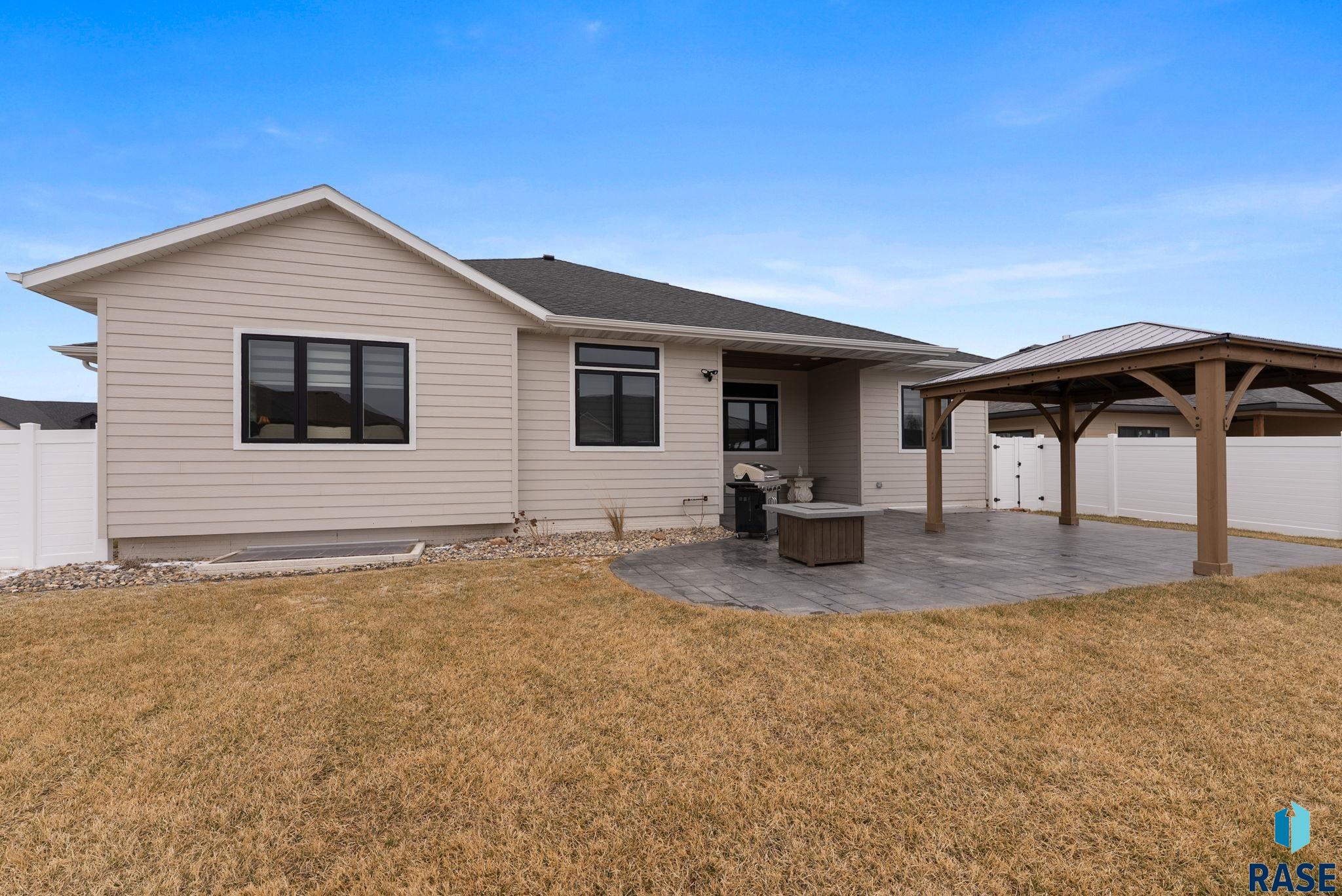 5504 E Morningside Cir Circle