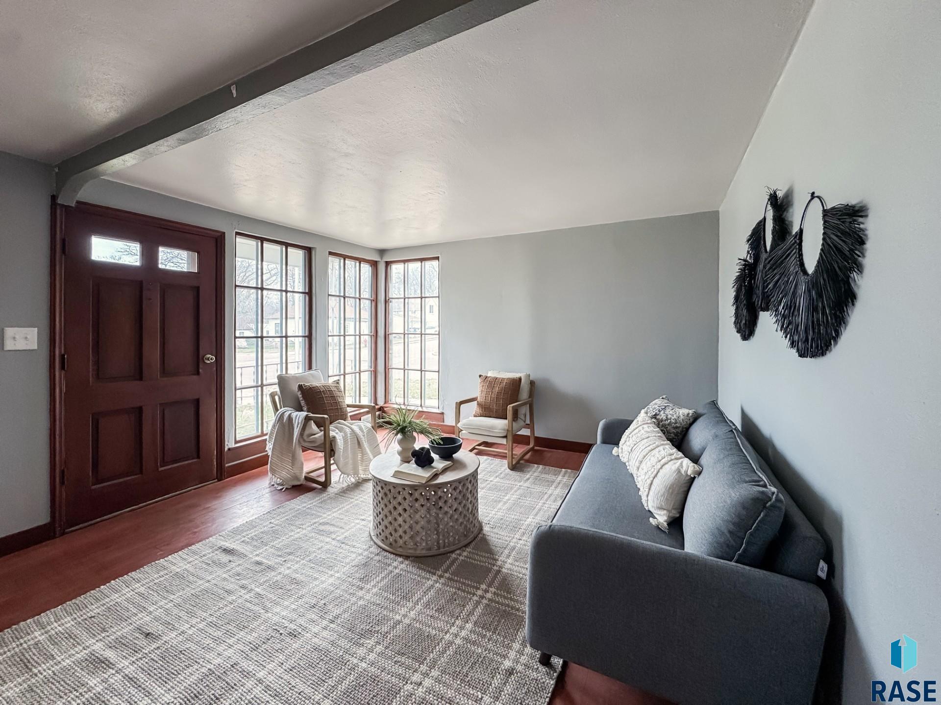 300 S 1st Ave Avenue