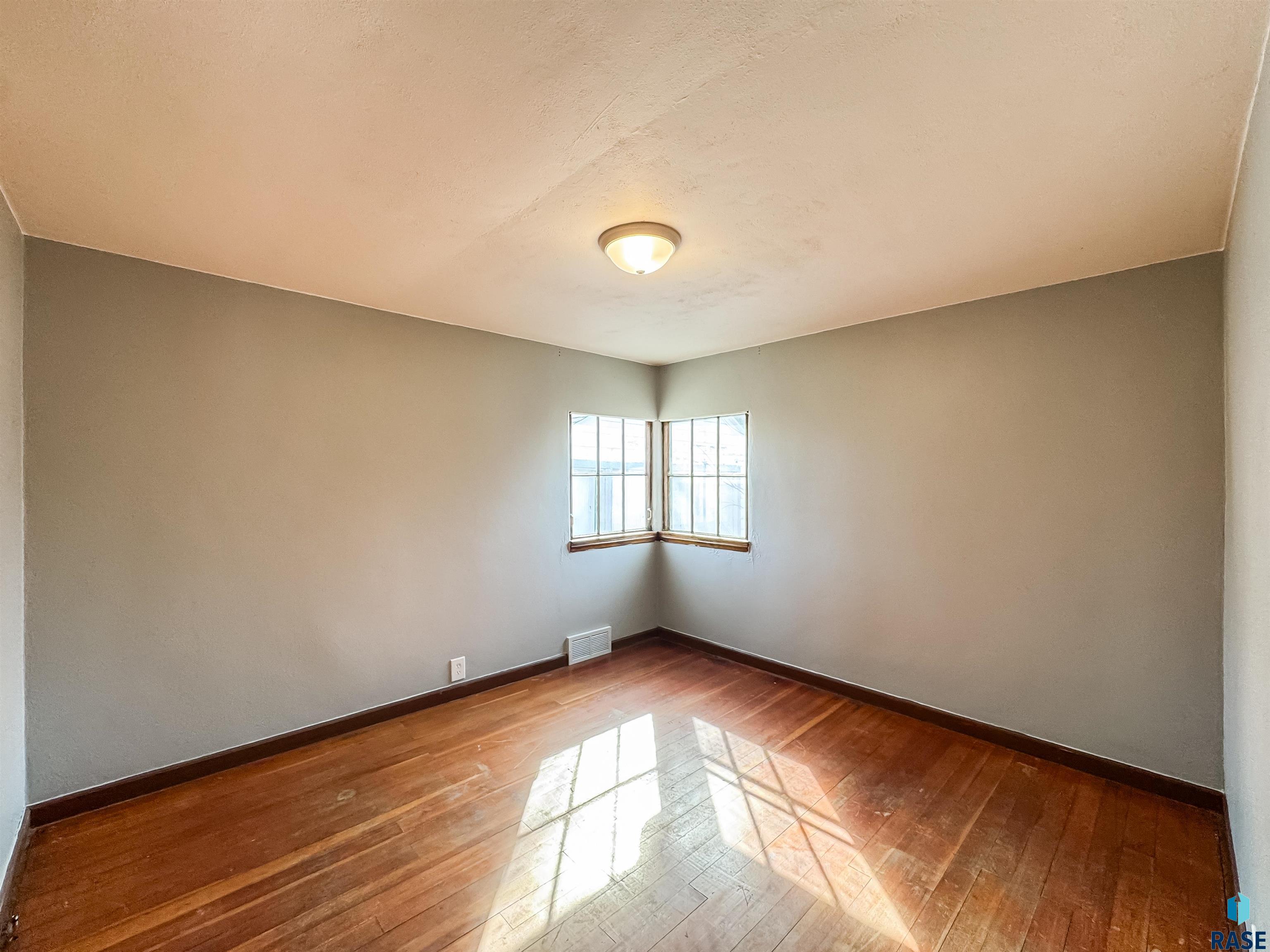 300 S 1st Ave Avenue