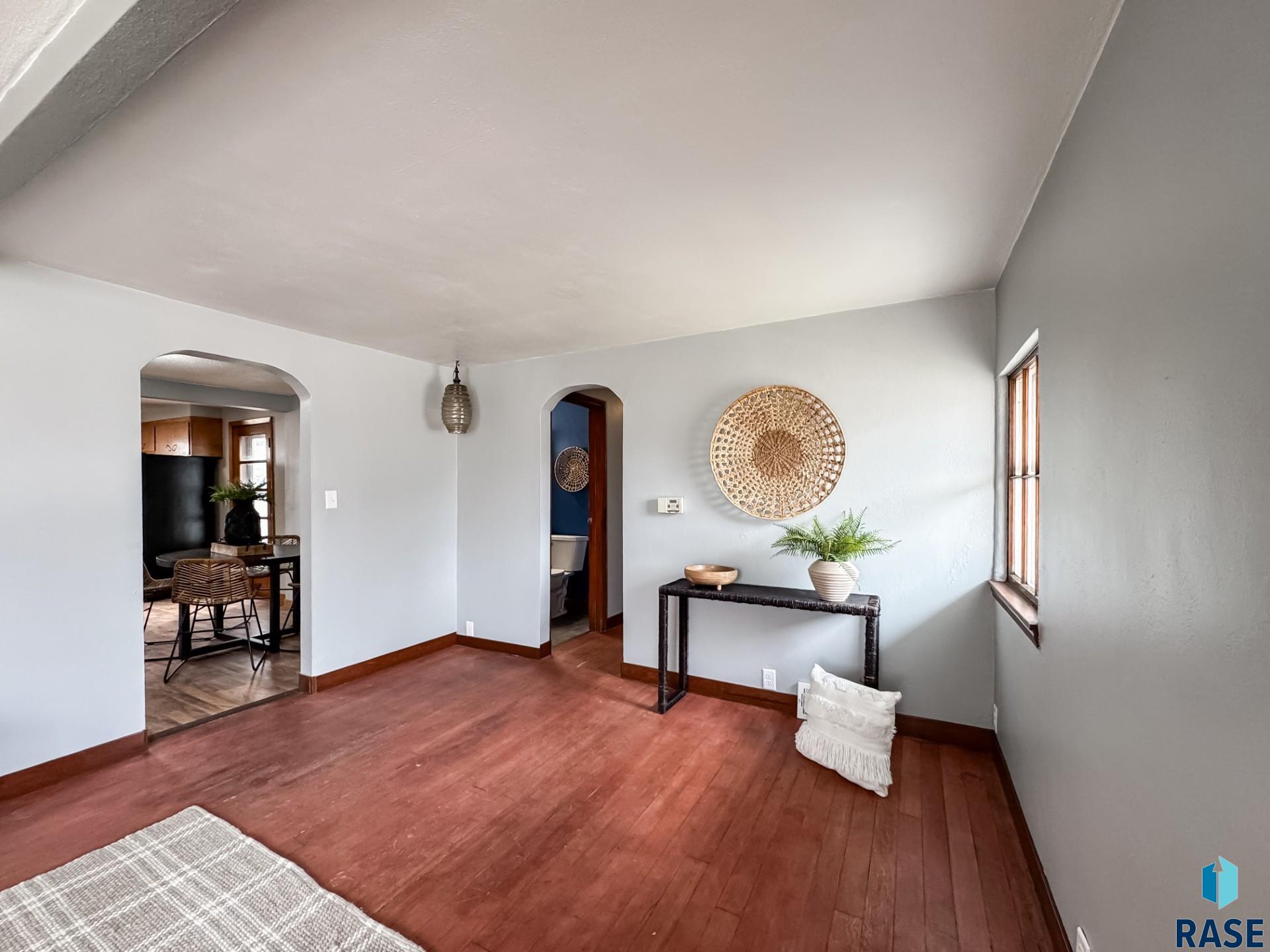 300 S 1st Ave Avenue