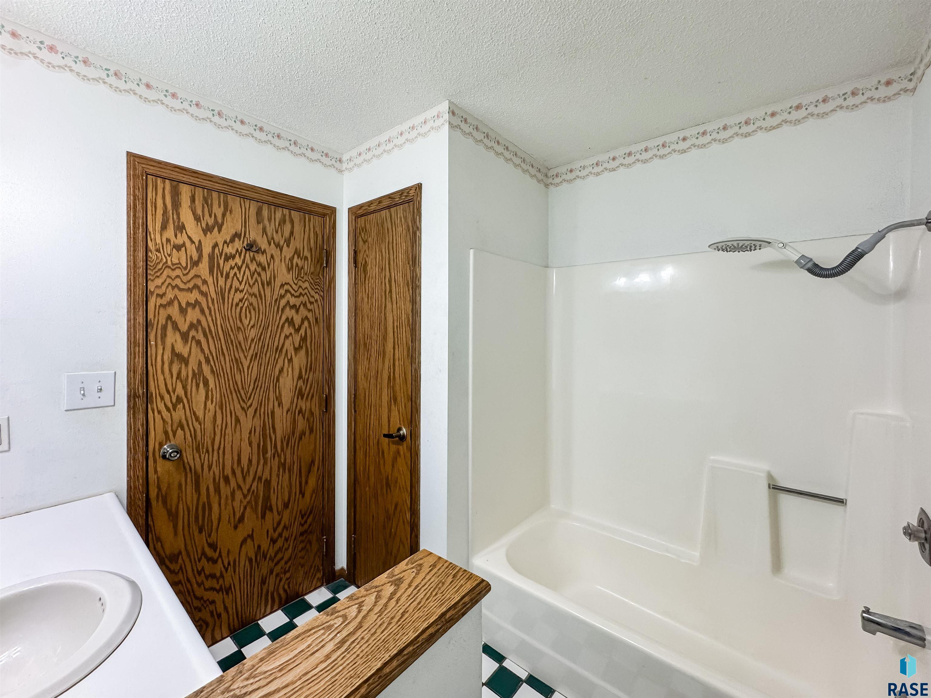 2301 S Wellington Ave Avenue