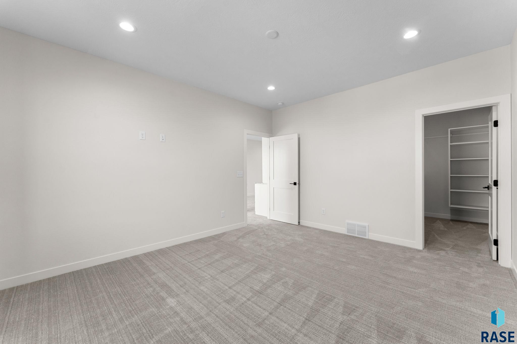 106 Bryggen Pl, Sioux Falls