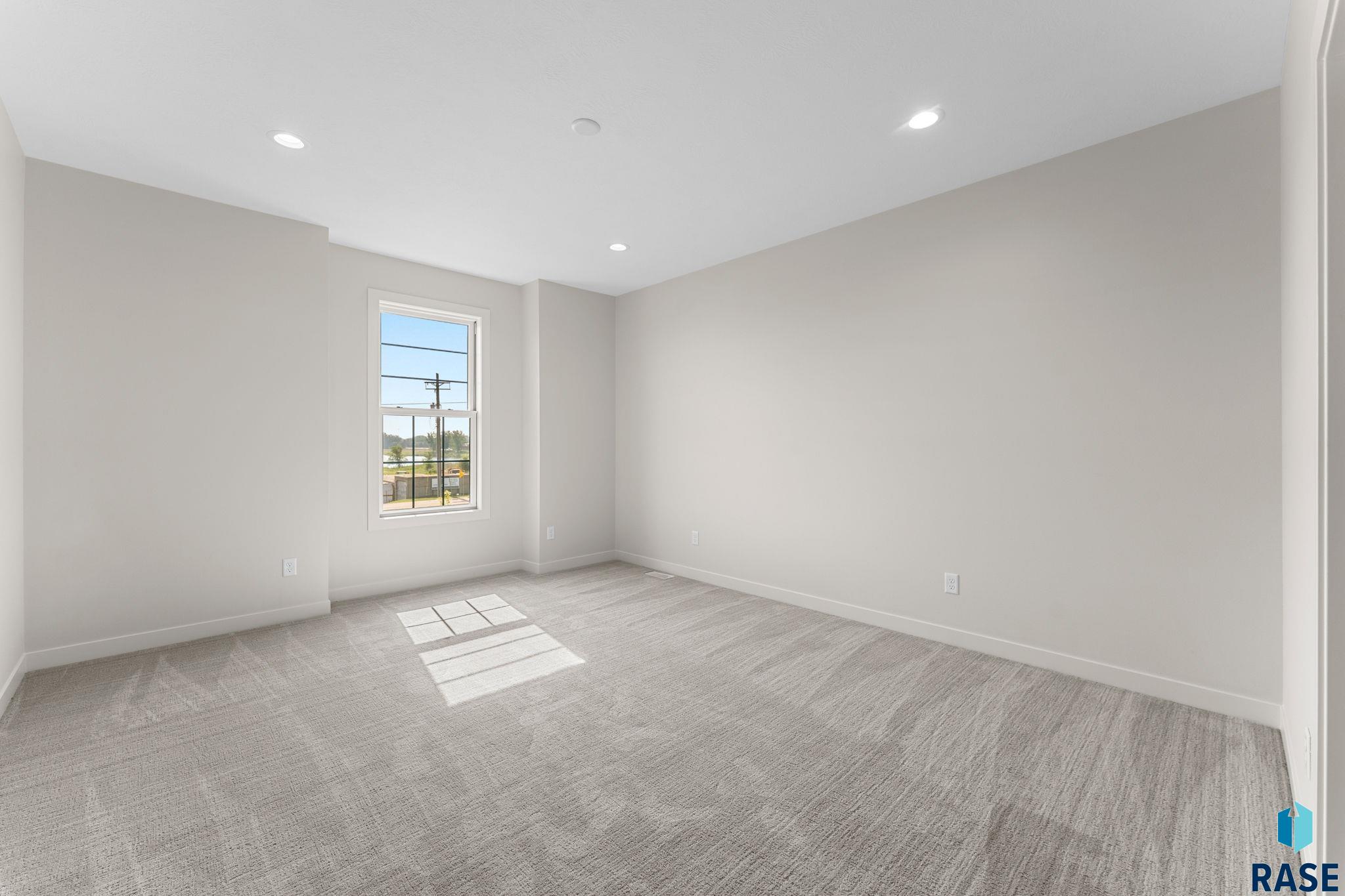 106 Bryggen Pl, Sioux Falls