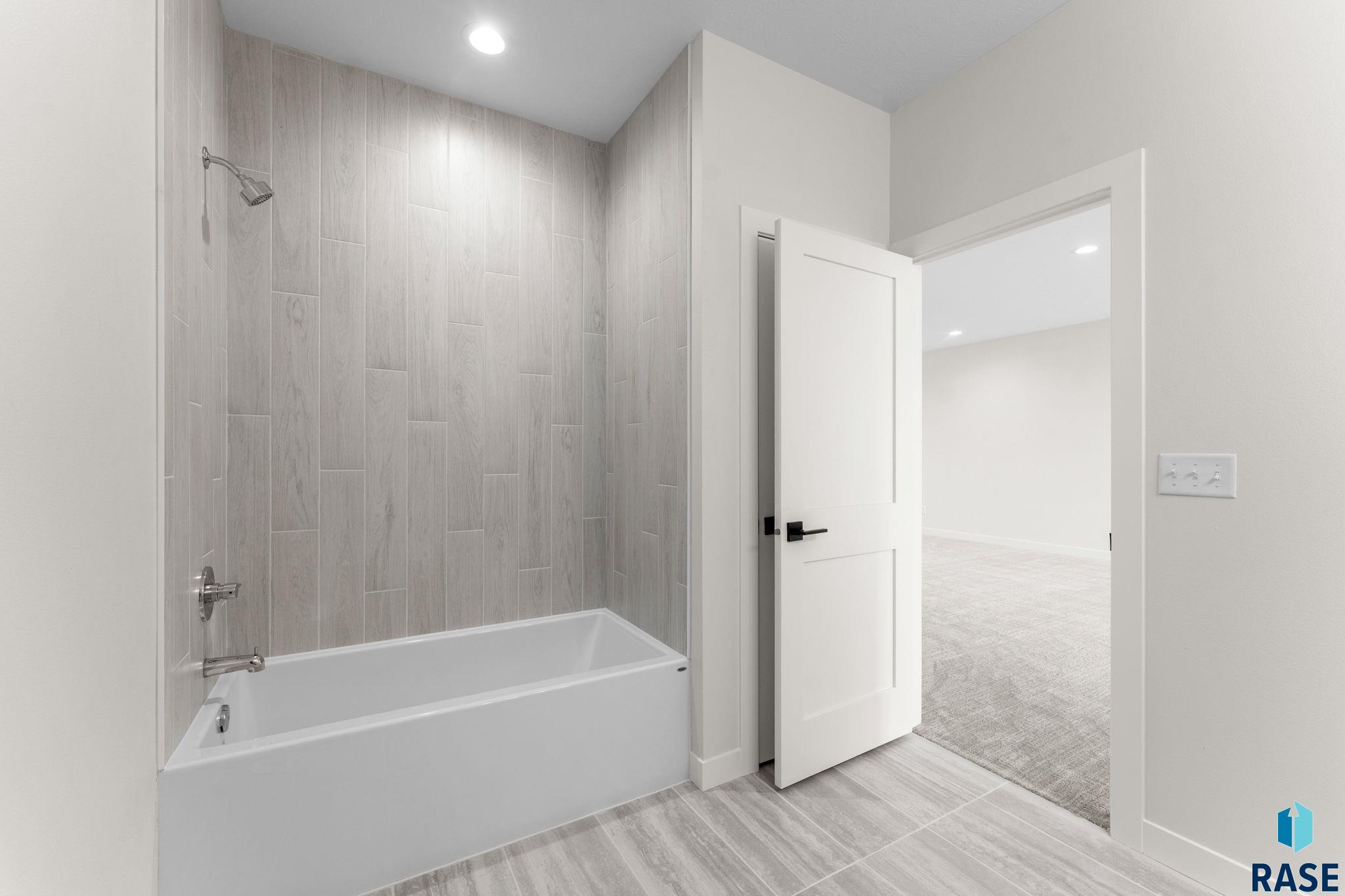 106 Bryggen Pl, Sioux Falls