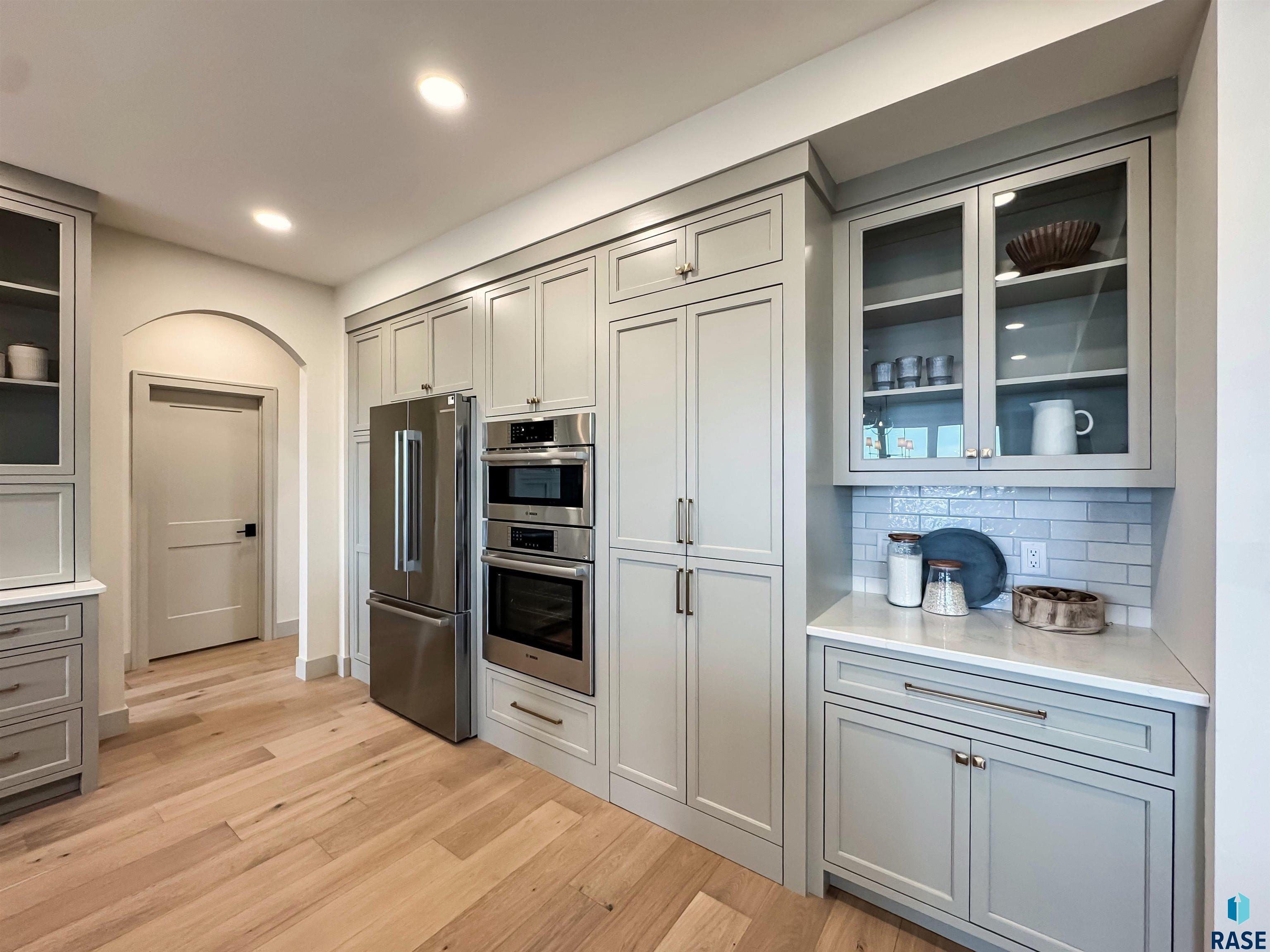 705 N Sapphire Cir Circle