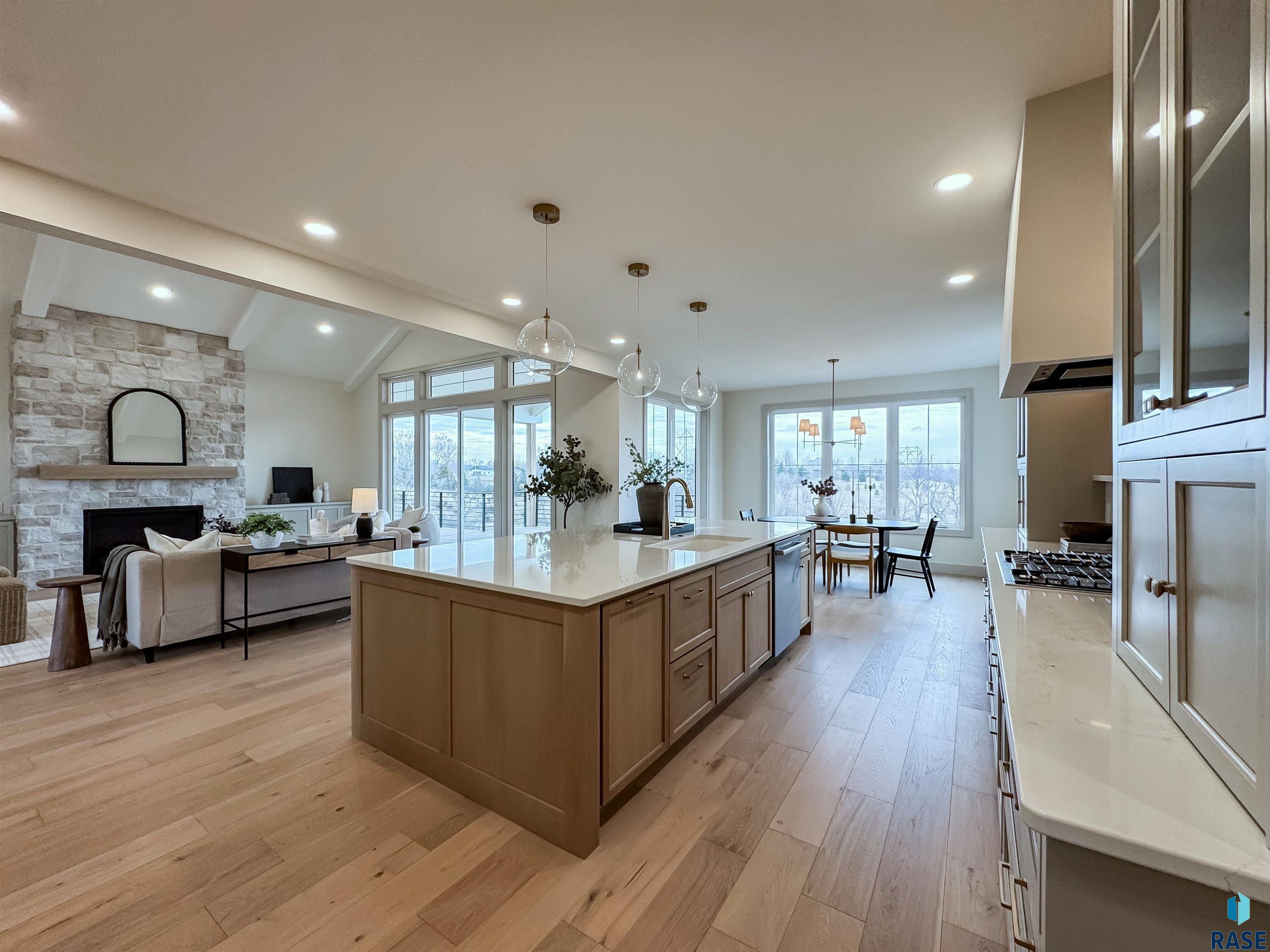 705 N Sapphire Cir Circle