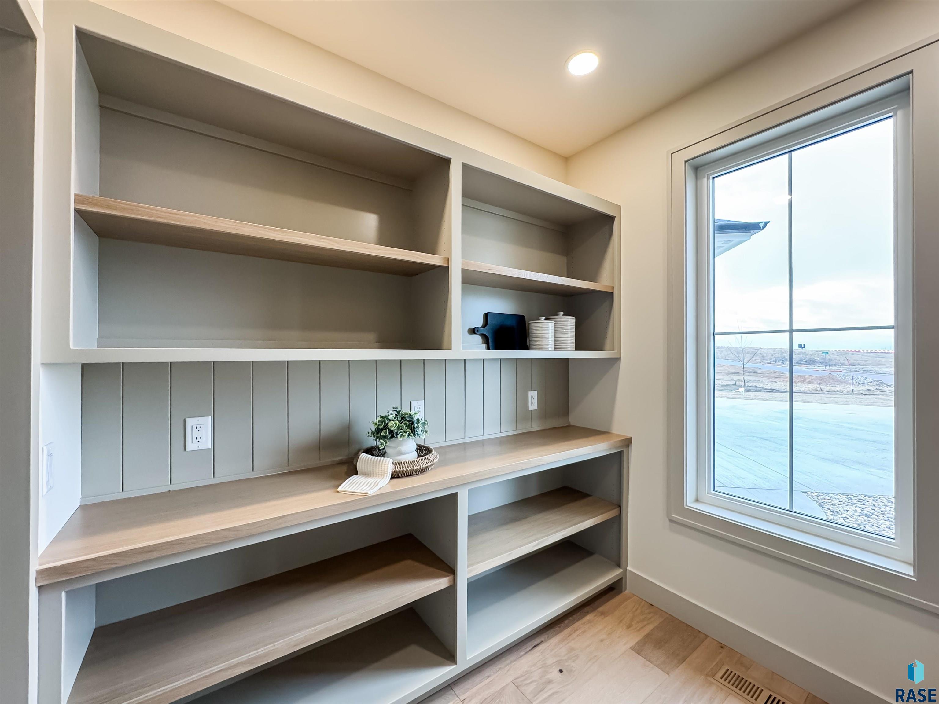 705 N Sapphire Cir Circle