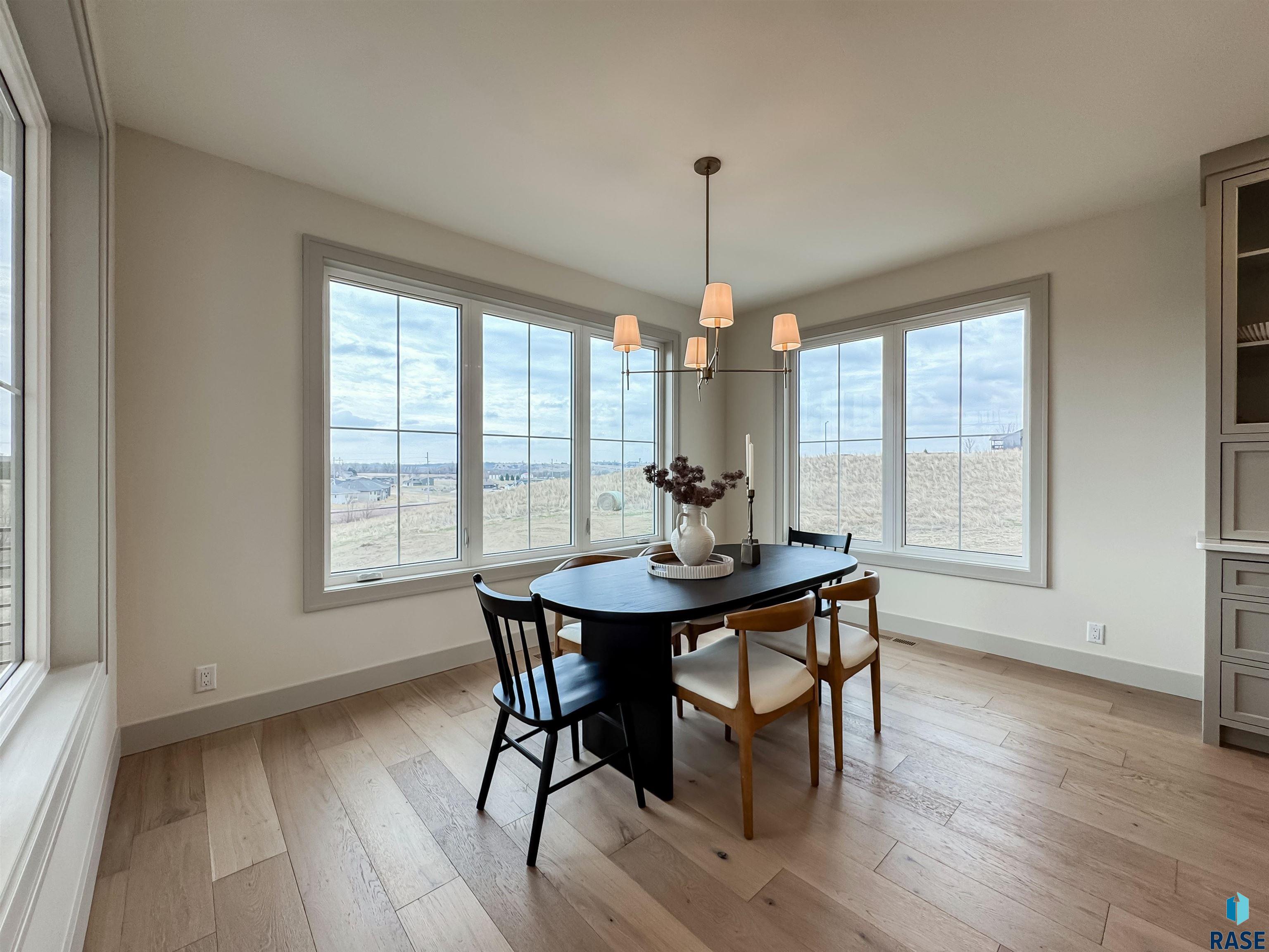 705 N Sapphire Cir Circle