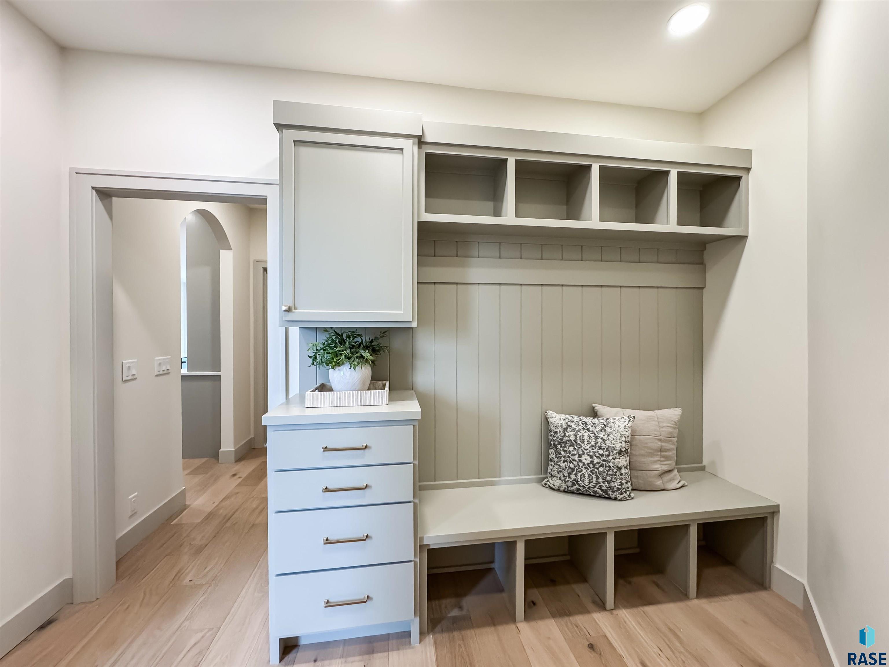 705 N Sapphire Cir Circle