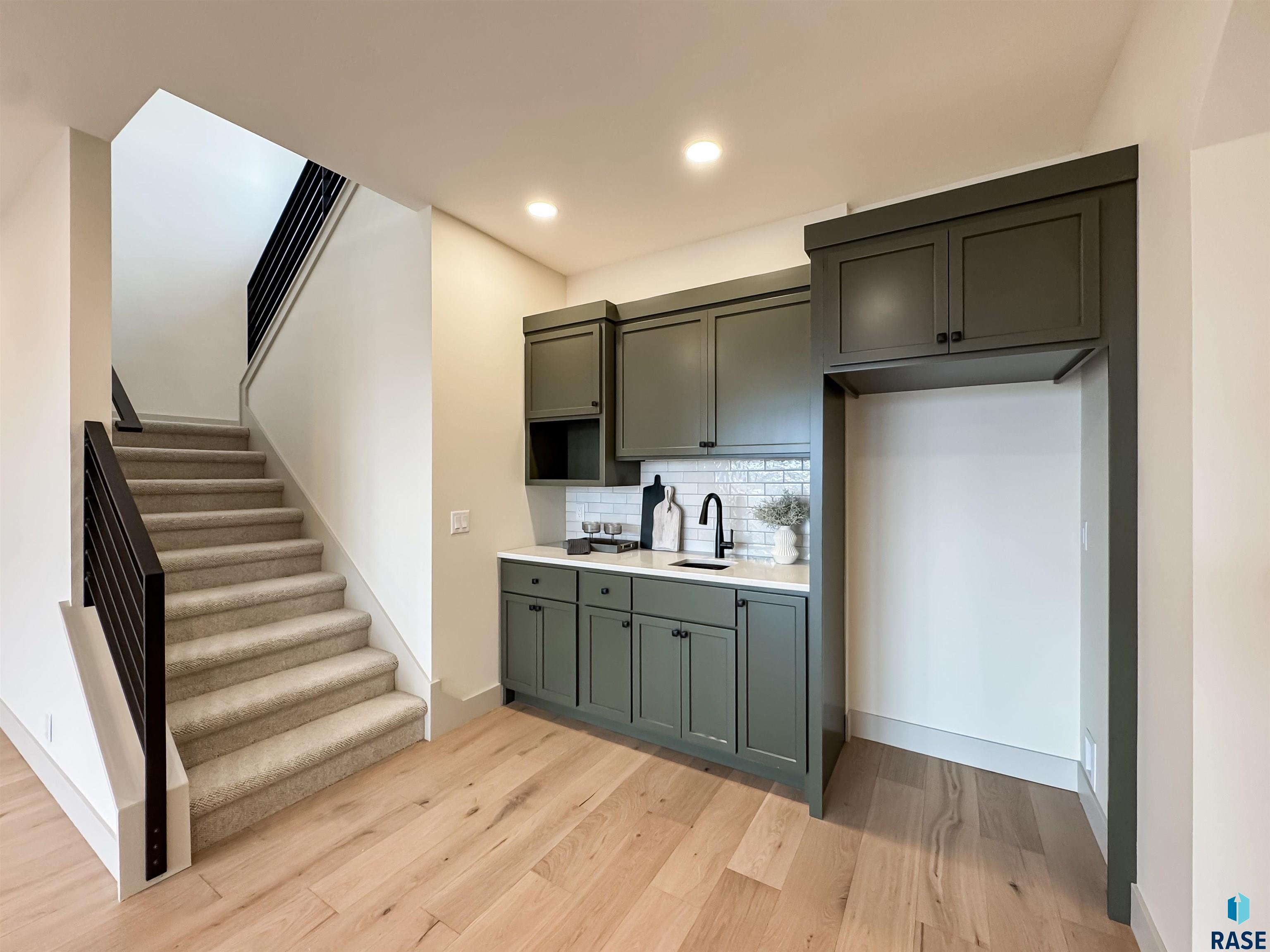 705 N Sapphire Cir Circle