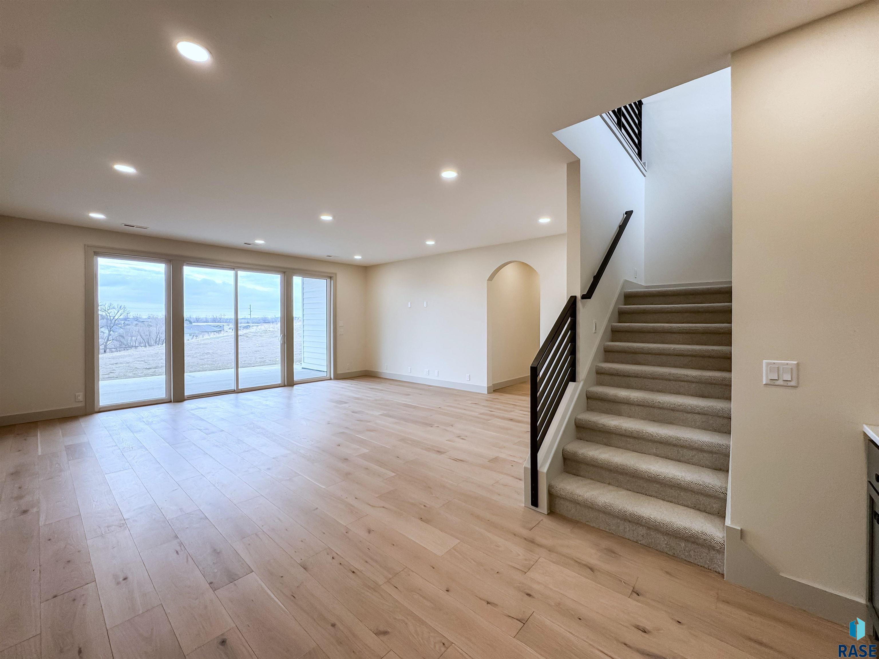 705 N Sapphire Cir Circle