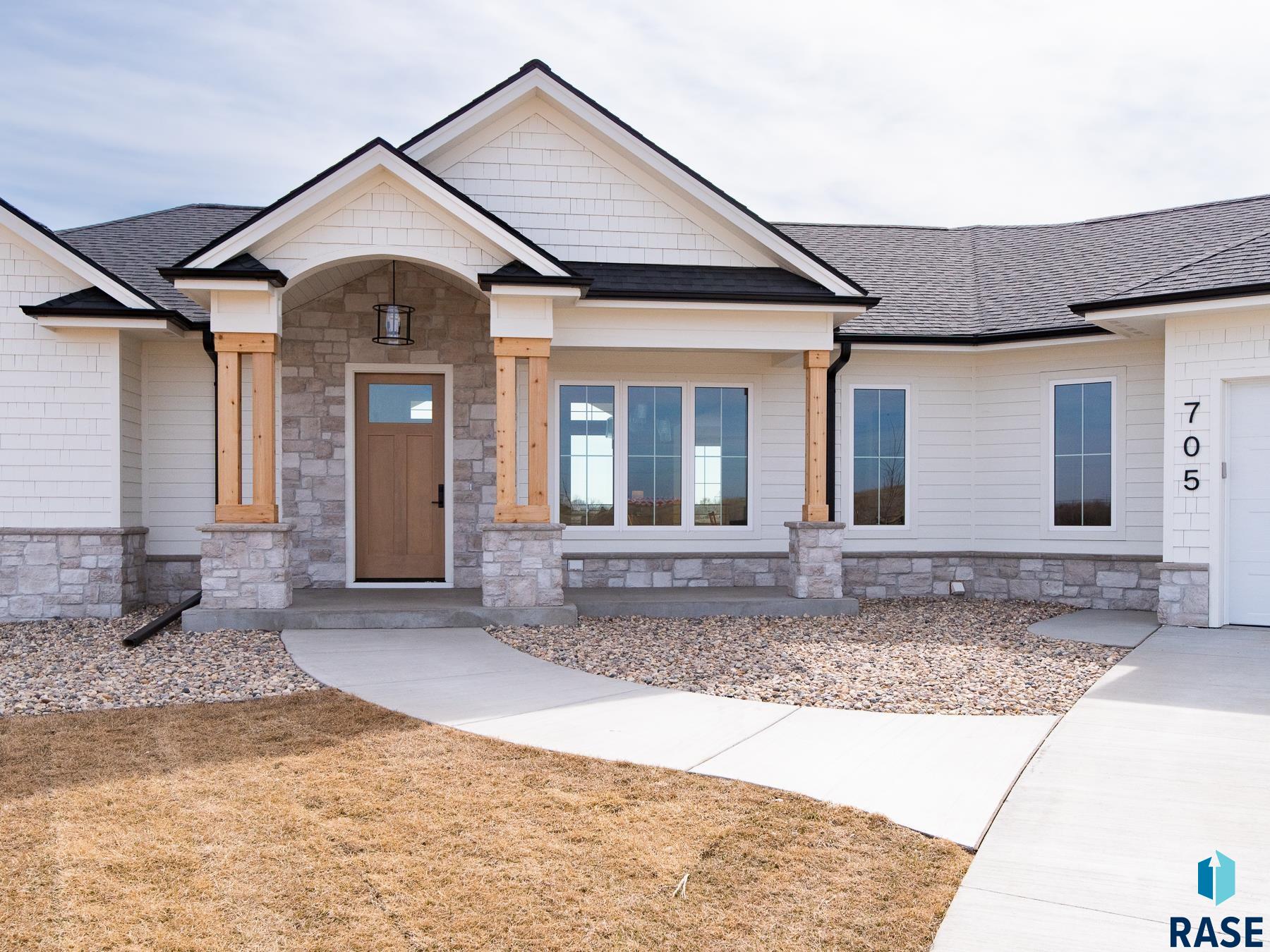 705 N Sapphire Cir Circle