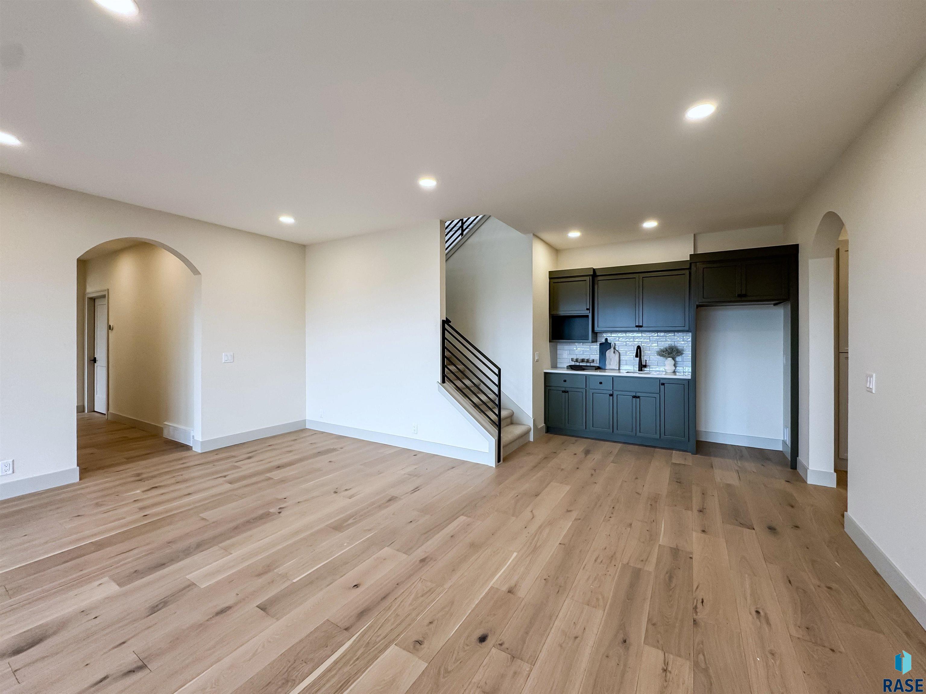 705 N Sapphire Cir Circle