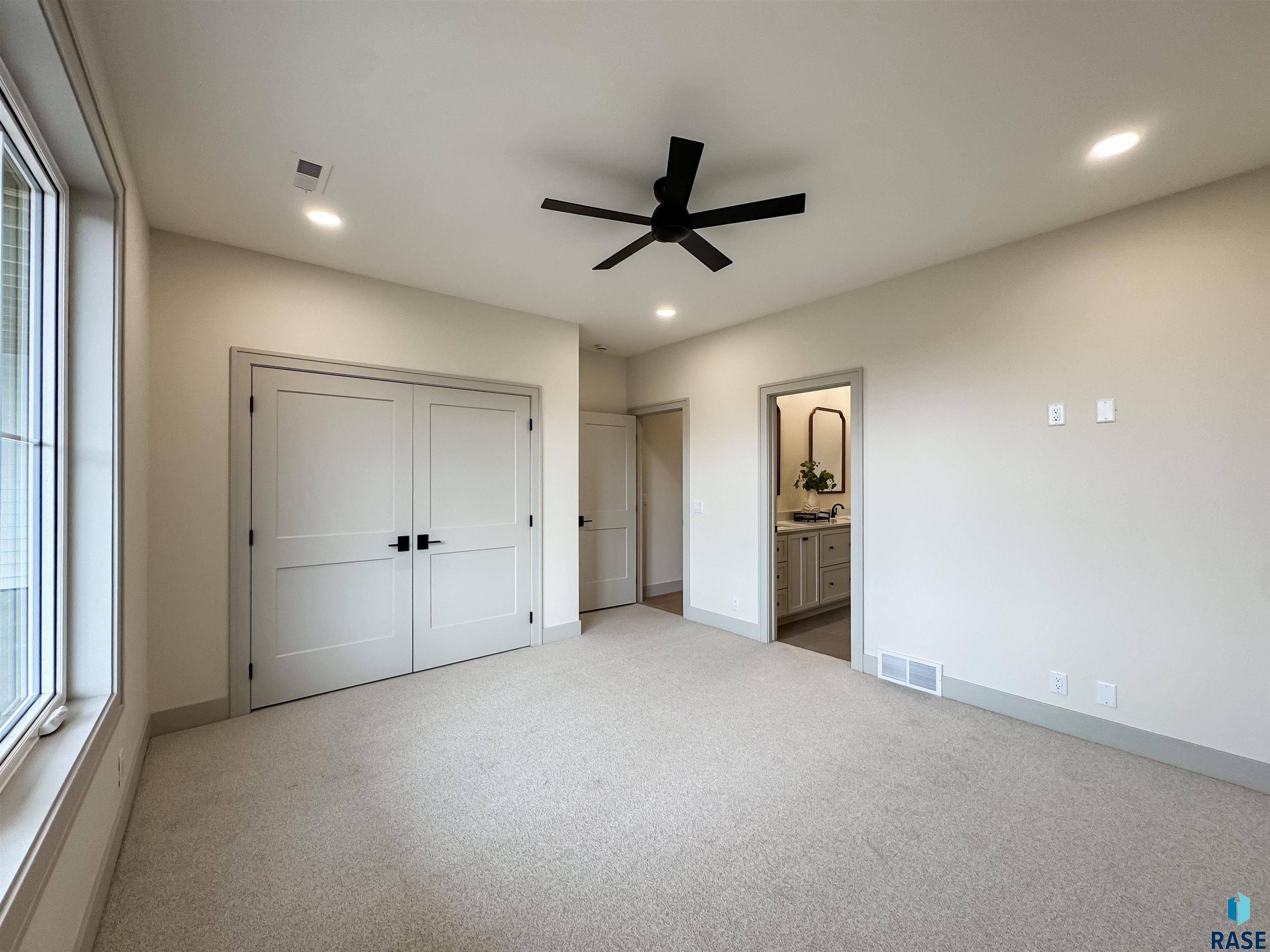 705 N Sapphire Cir Circle