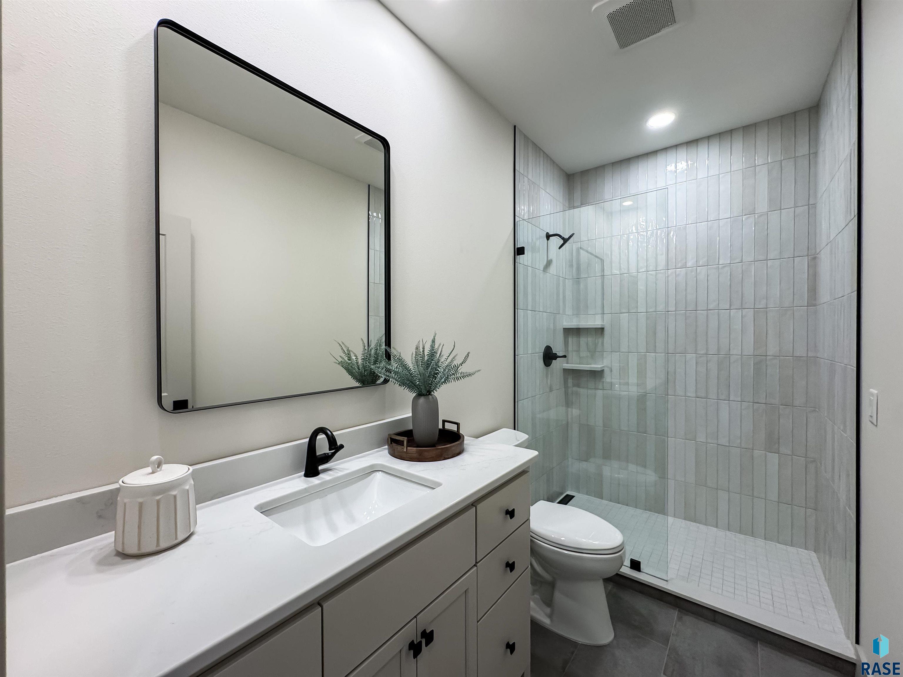 705 N Sapphire Cir Circle