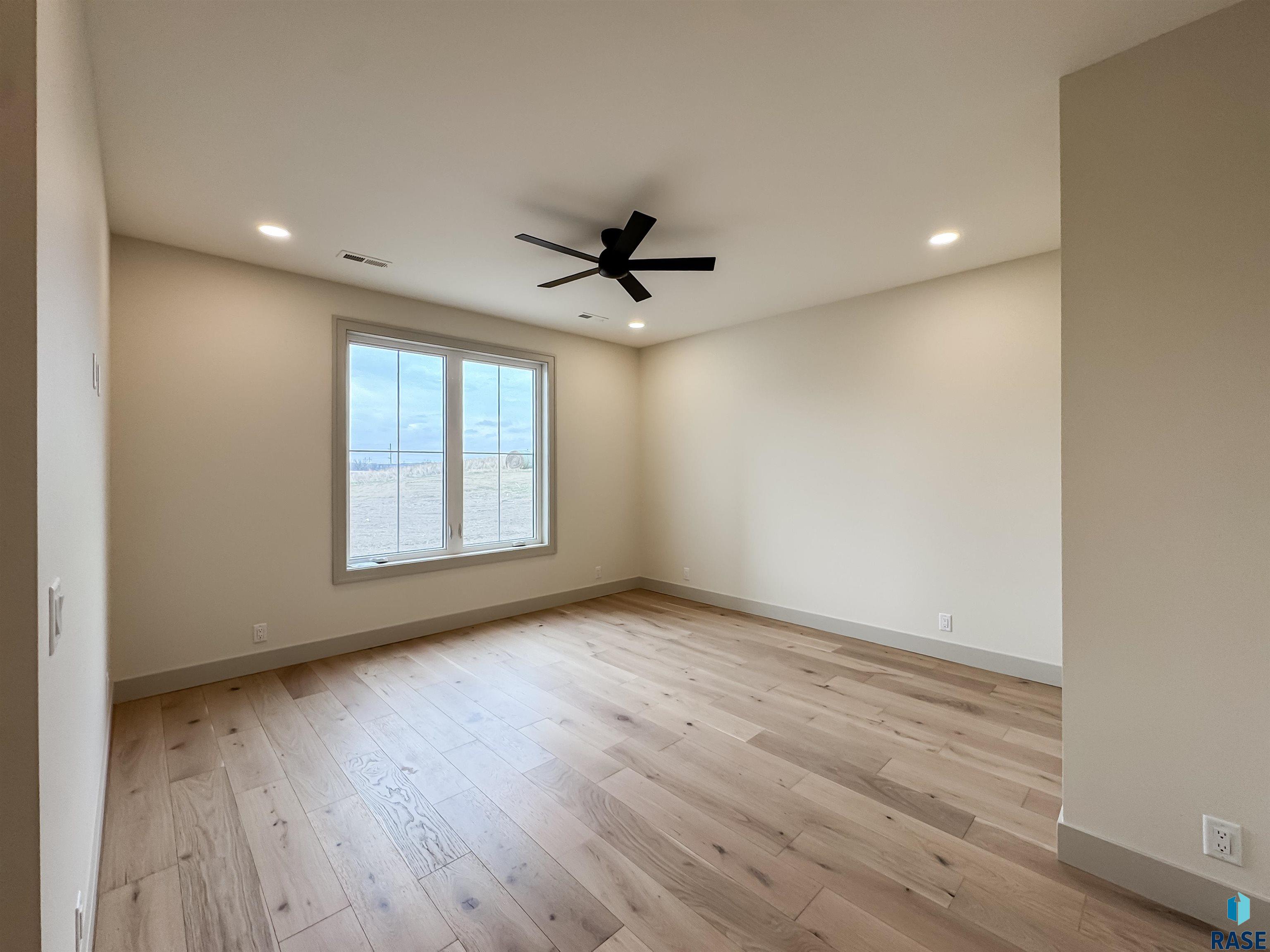 705 N Sapphire Cir Circle