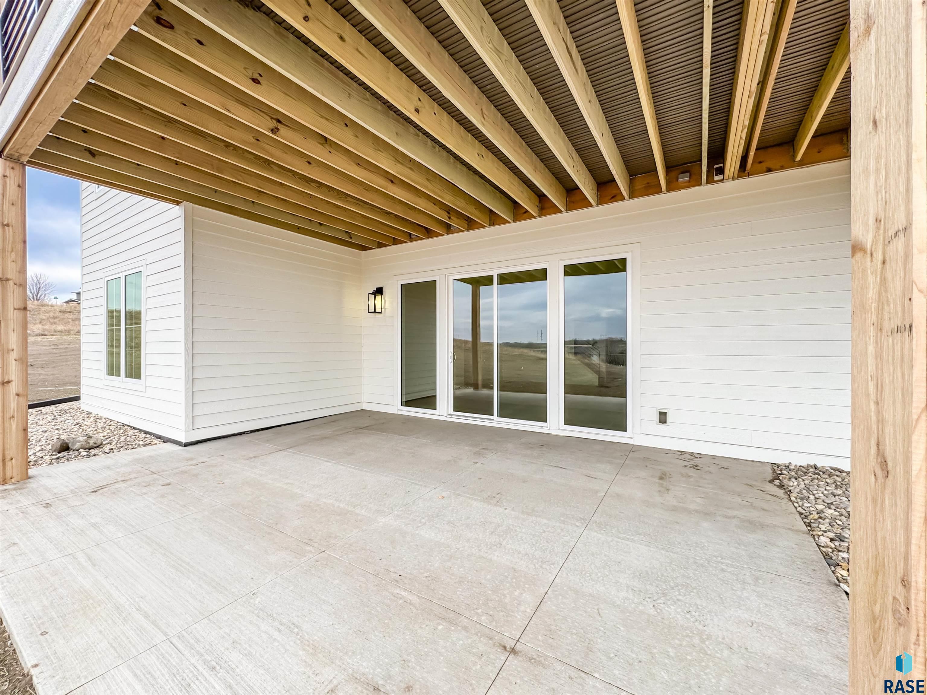 705 N Sapphire Cir Circle