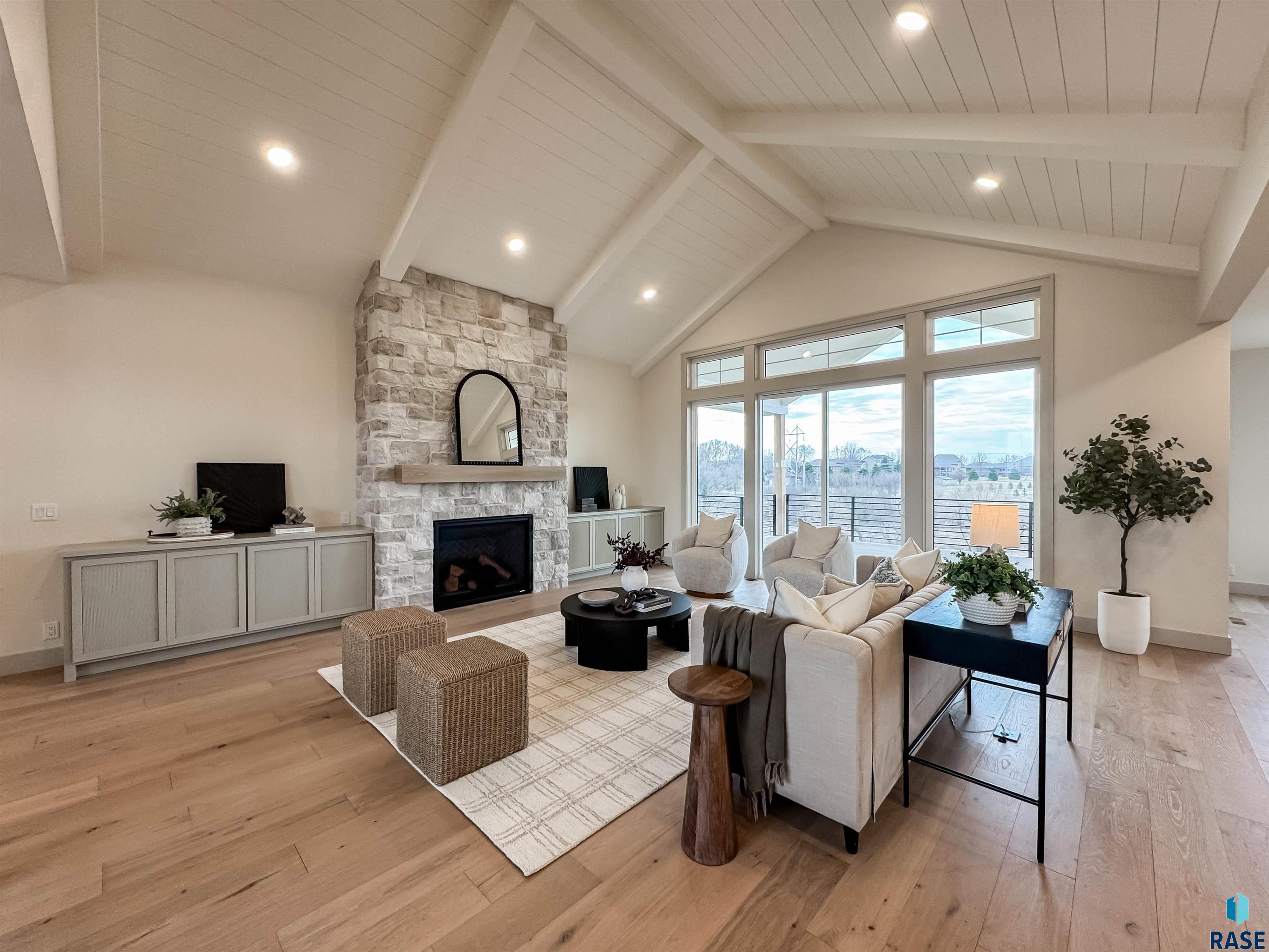 705 N Sapphire Cir Circle