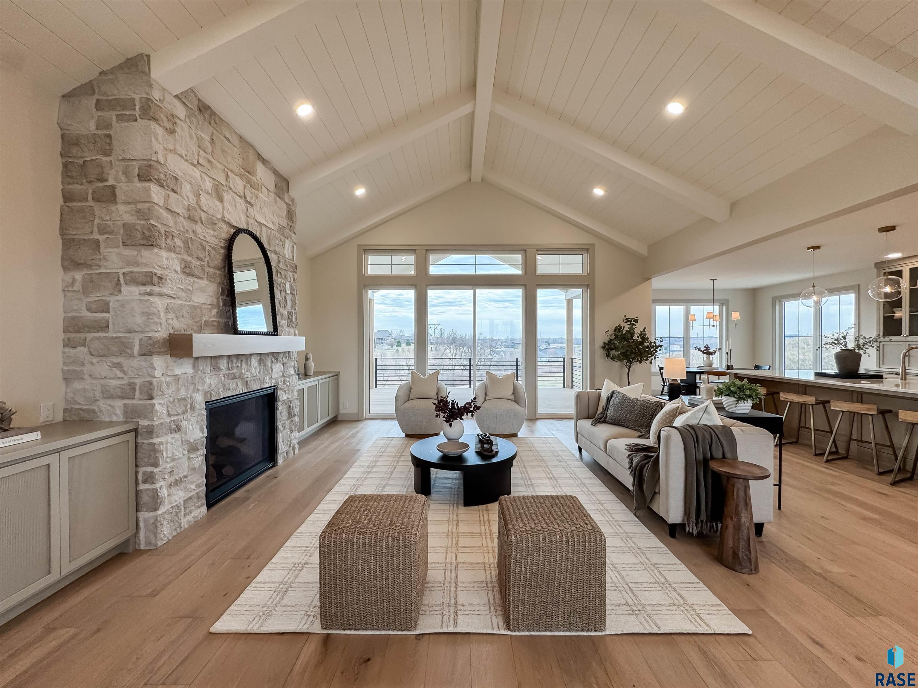 705 N Sapphire Cir Circle