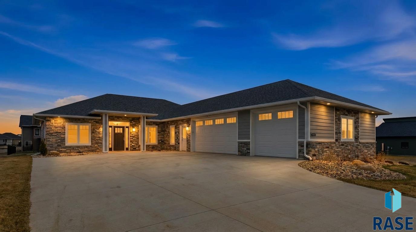 6600 E Fieldview St, Sioux Falls